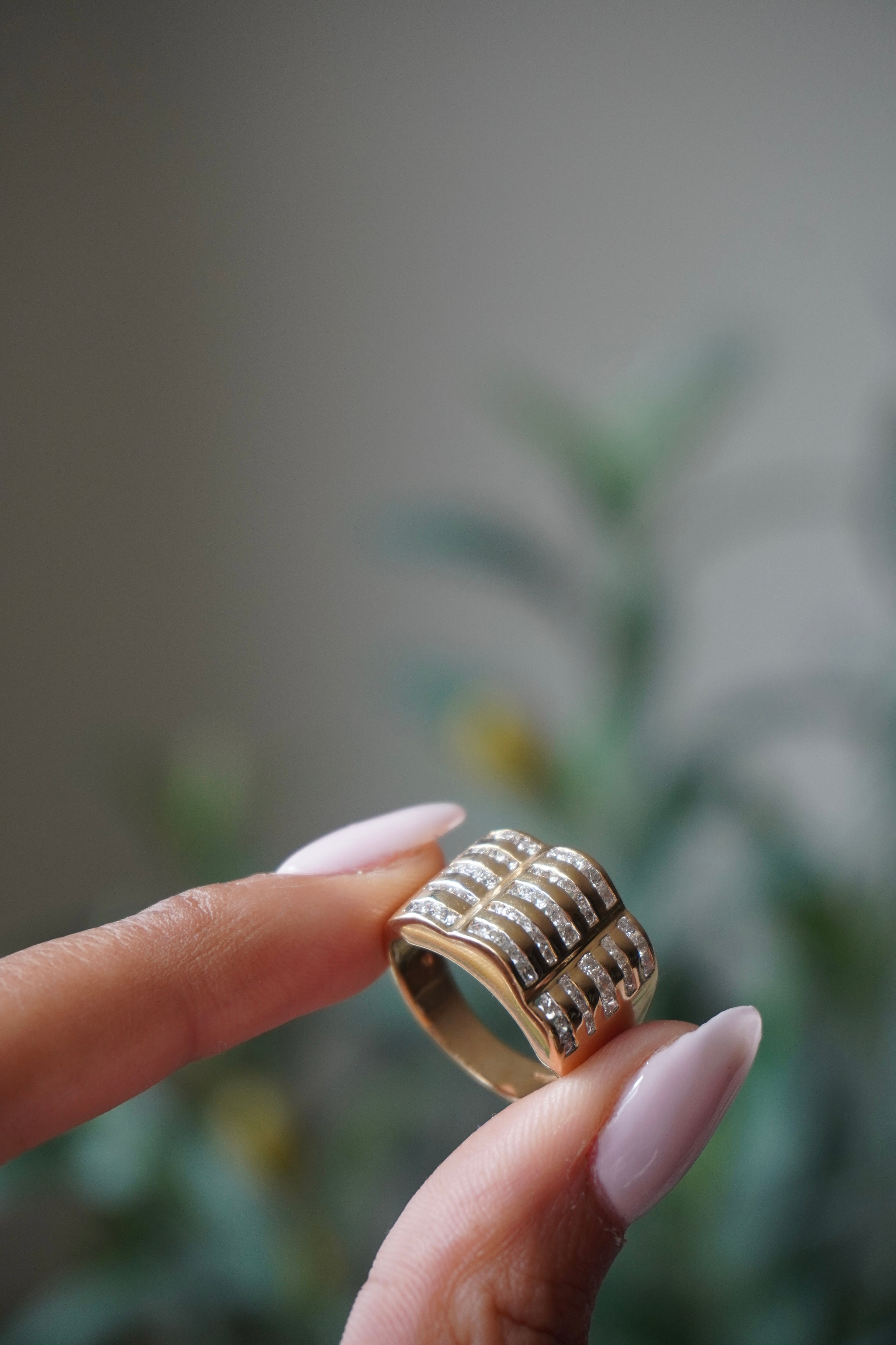 14K Yellow Gold Diamond ( ~1.00 ctw) Wave Ring Sz 7.25