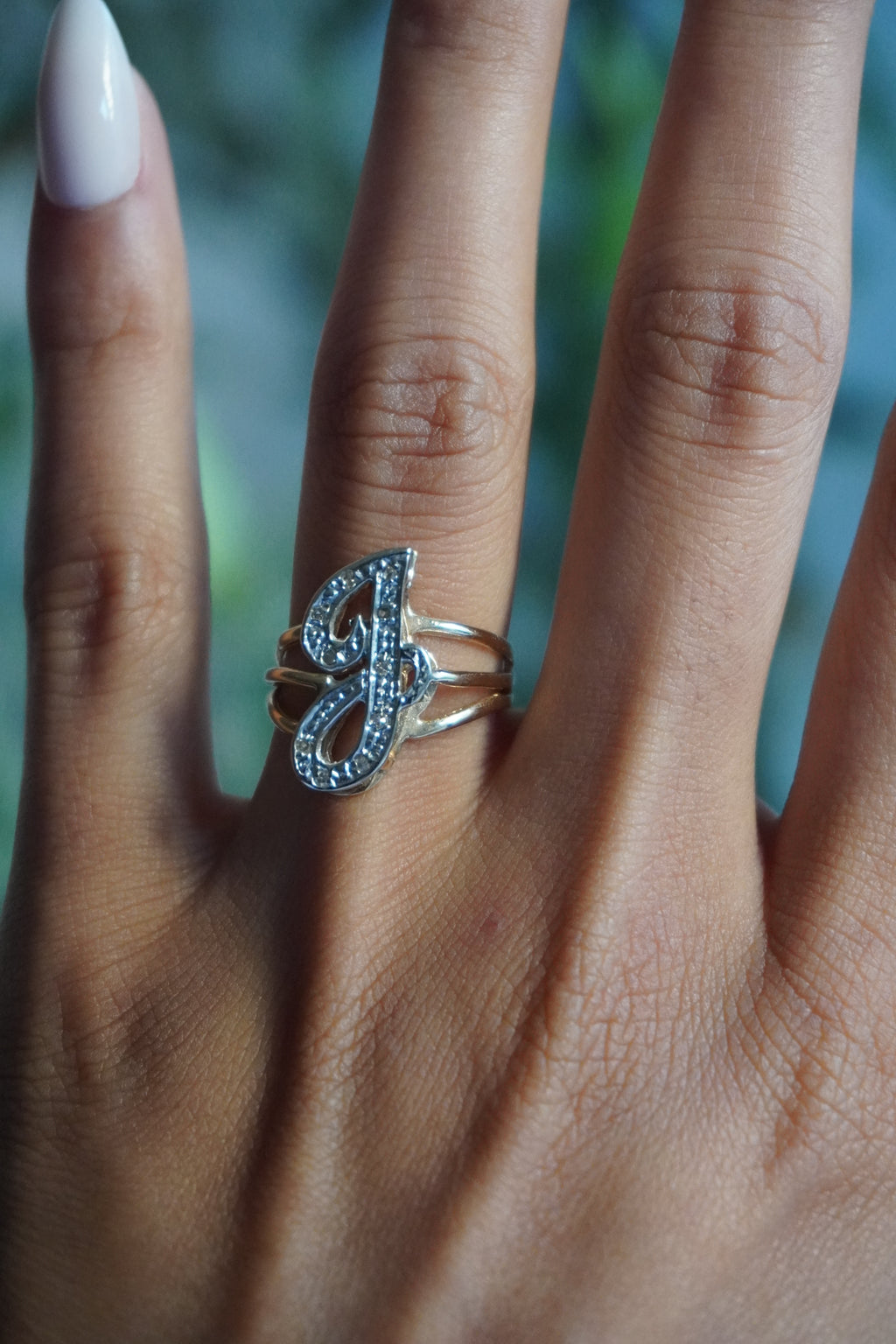 14K Two Tone Intitial "J" Diamond (0.13 ctw) Ring Sz 6.5 (3 g)