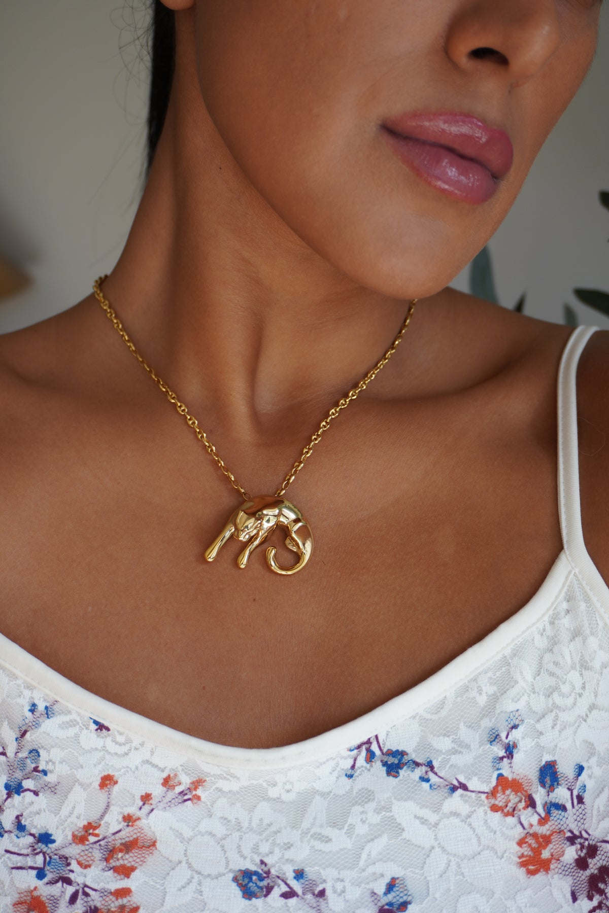 14K Yellow Gold Hanging Panther Pendant (4 g)