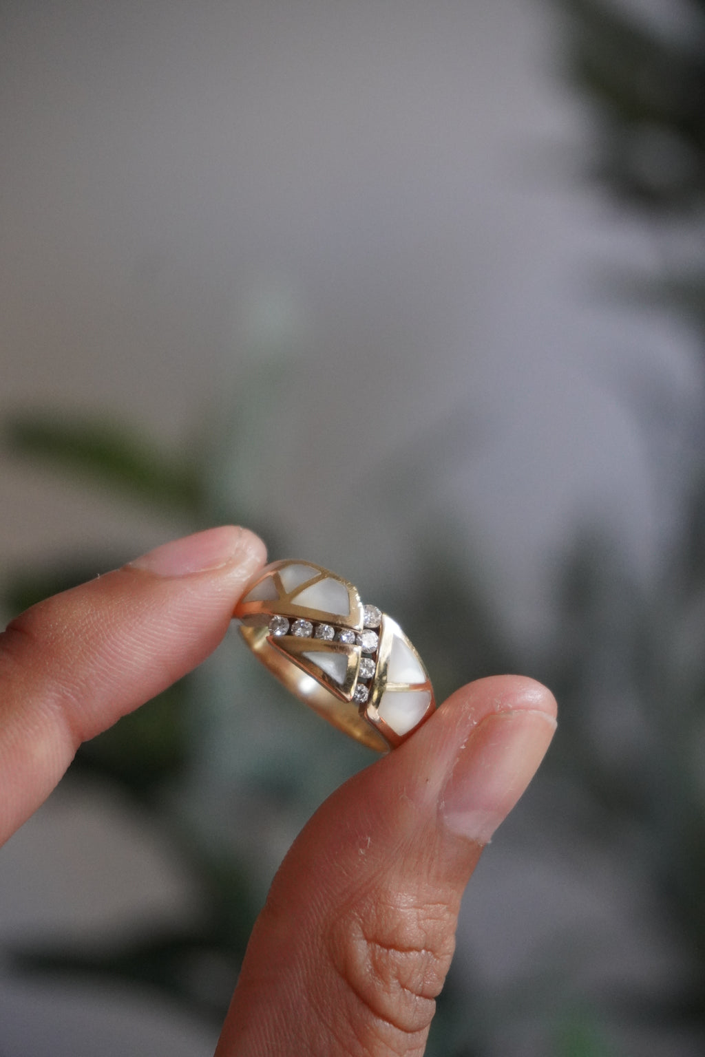14K Yellow Gold Kabana Diamond Mother of Pearl Ring Sz 7 (6.6 g)