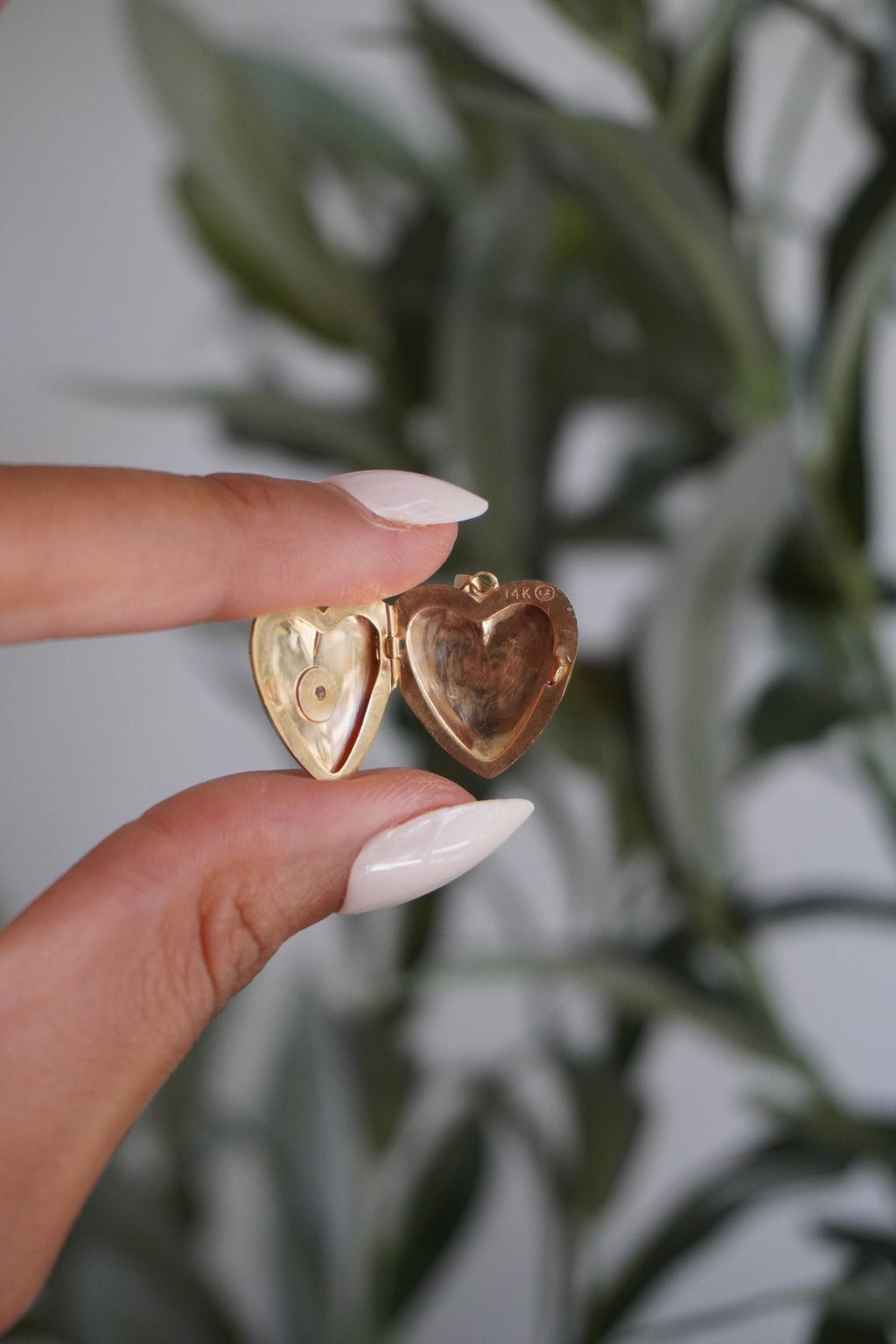 14K Yellow Gold Diamond Heart Locket (1.8 g)
