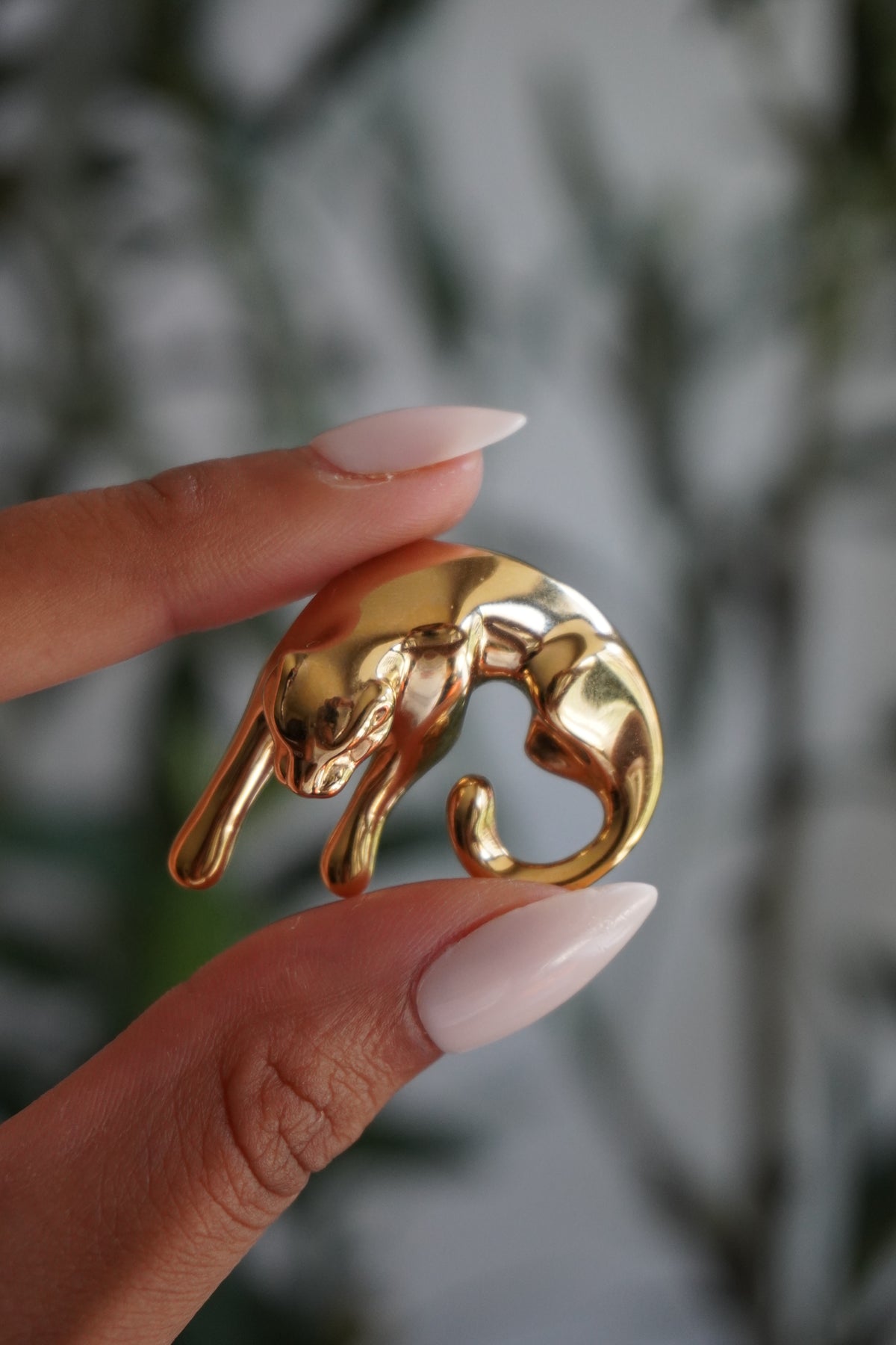 14K Yellow Gold Hanging Panther Pendant (4 g)