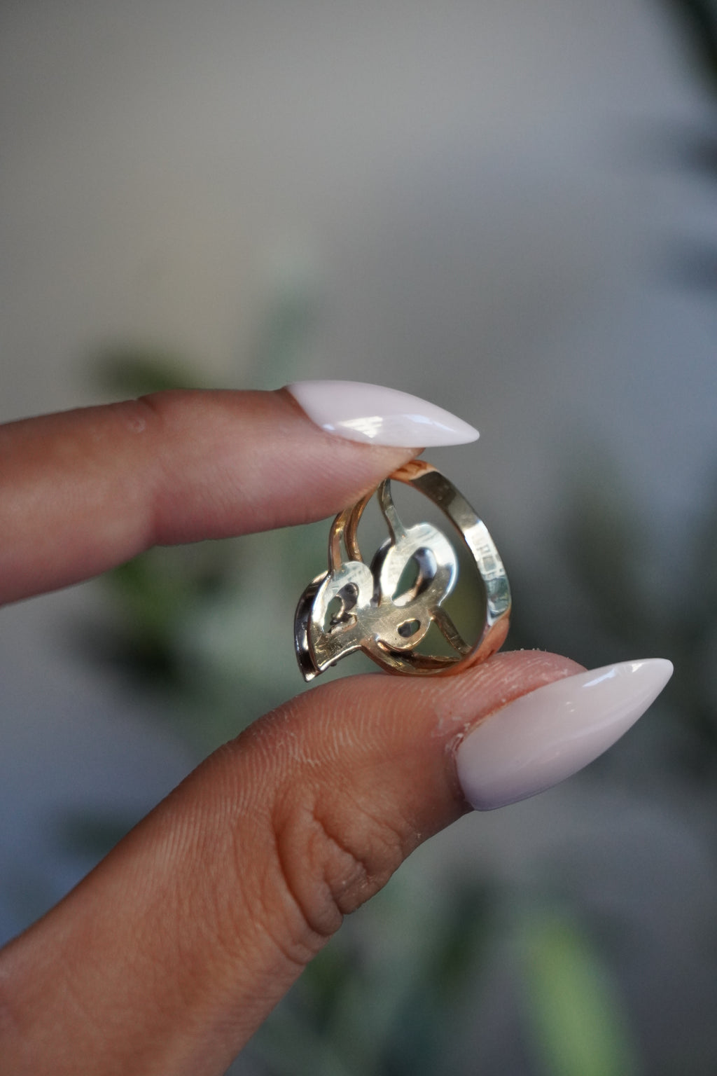 14K Two Tone Intitial "J" Diamond (0.13 ctw) Ring Sz 6.5 (3 g)