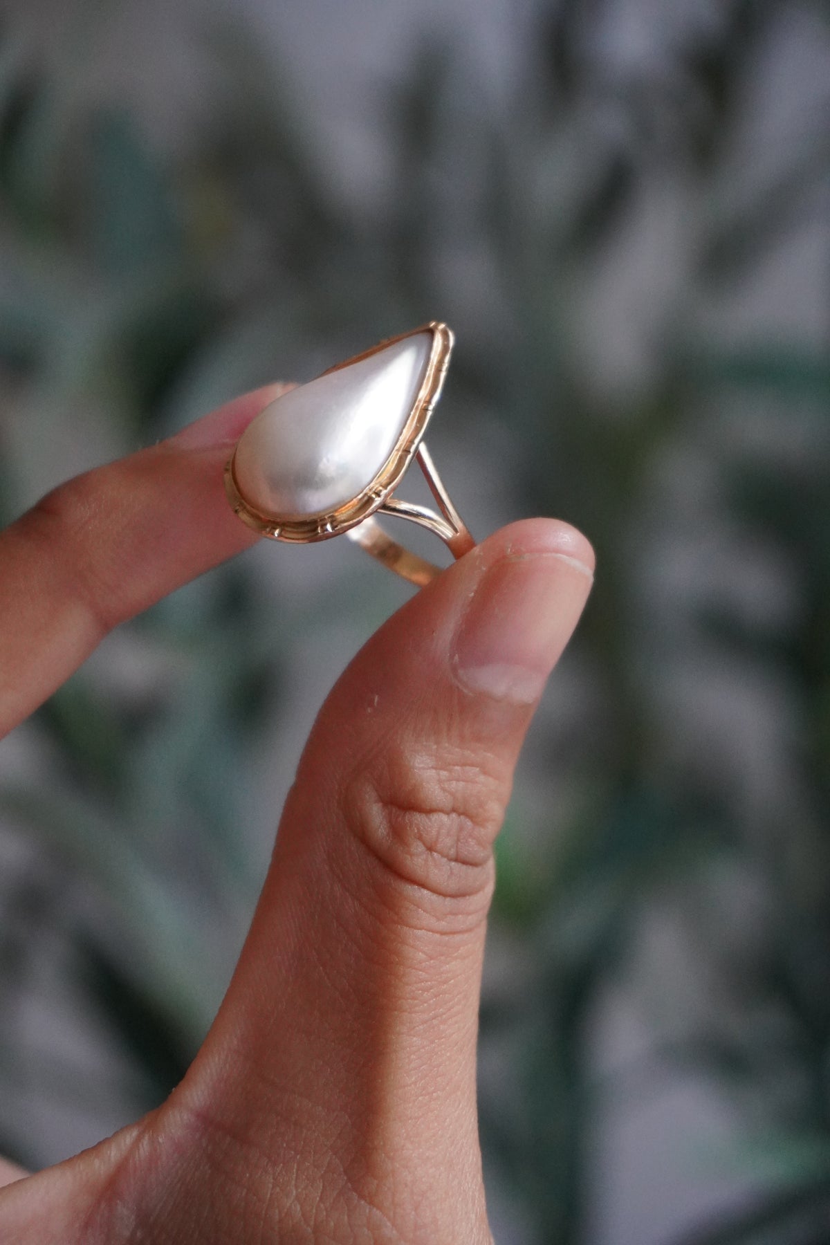 14K Yellow Gold Mabe Pearl Ring Sz 7.25 (4.3 g)