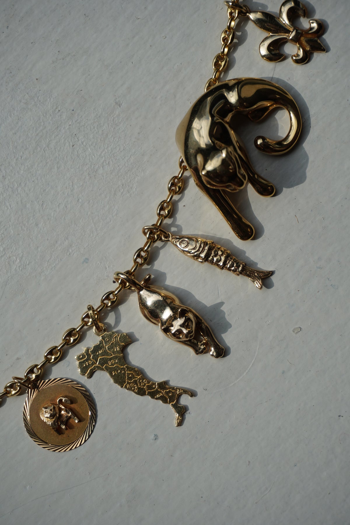 14K Yellow Gold Articulated Fish Pendant (2.1 g)