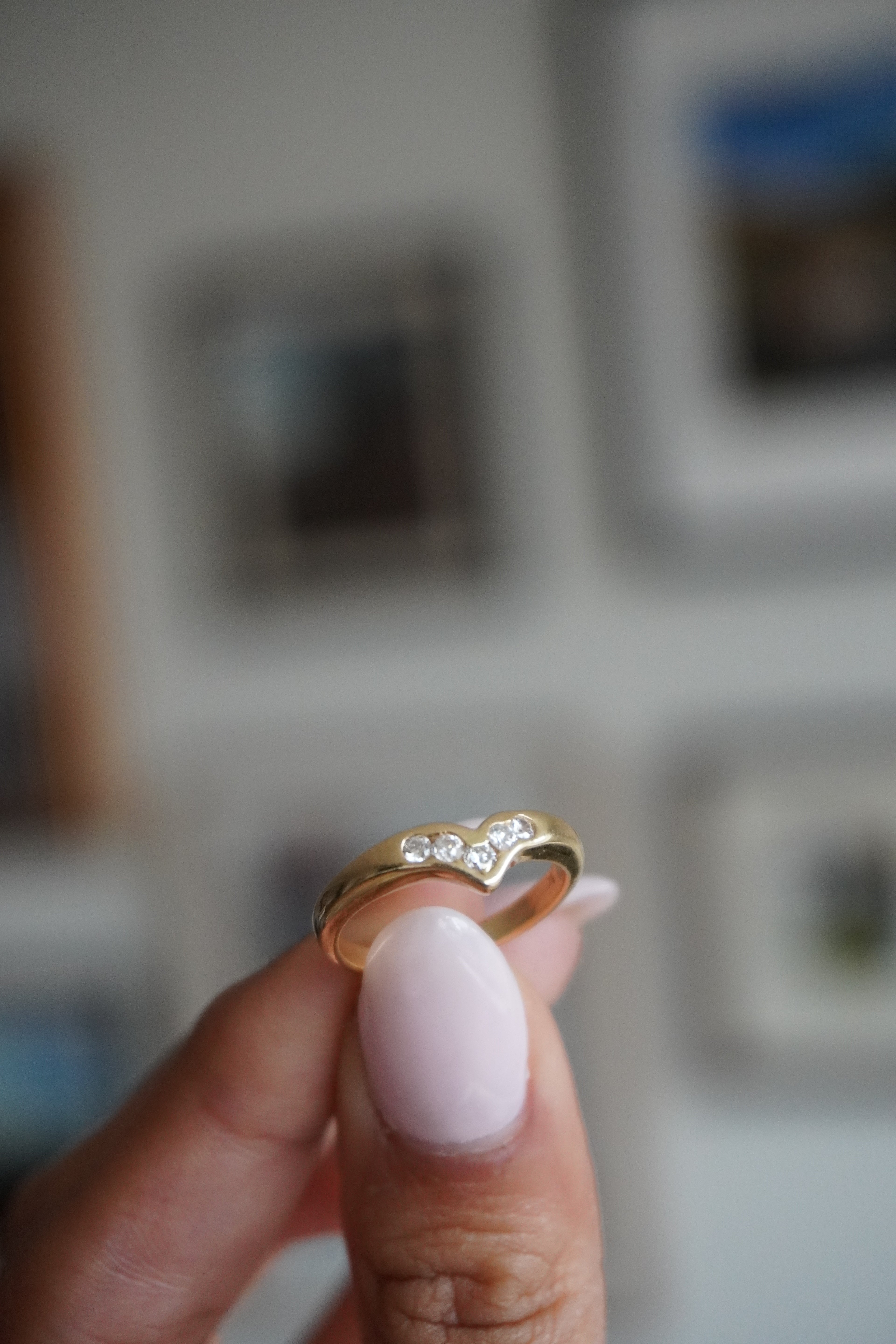 14K Yellow Gold Diamond Chevron Ring Sz 5.75