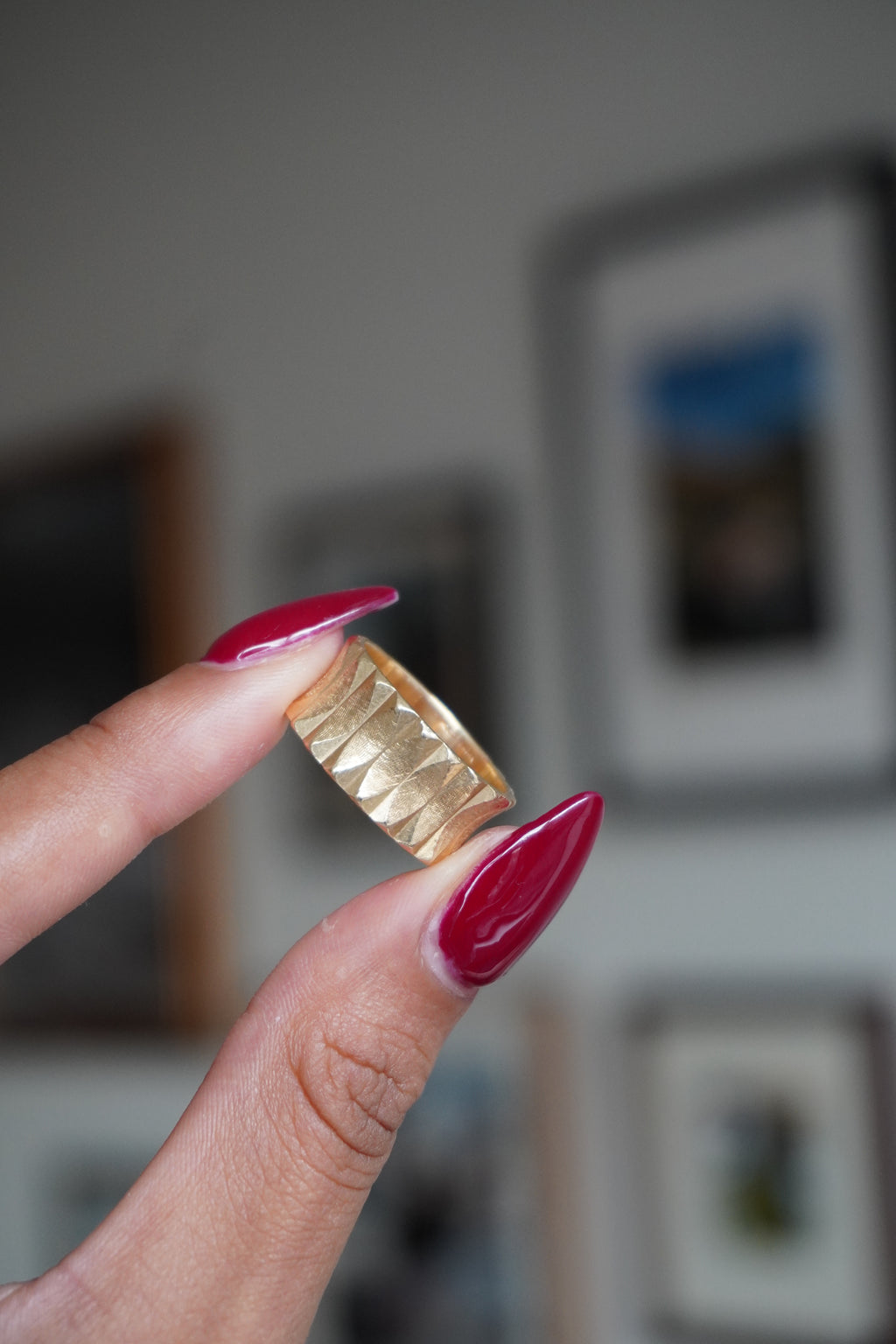 14K Yellow Gold Textured Eternity Band 9.2 mm Sz 8.25 (6.82 g)