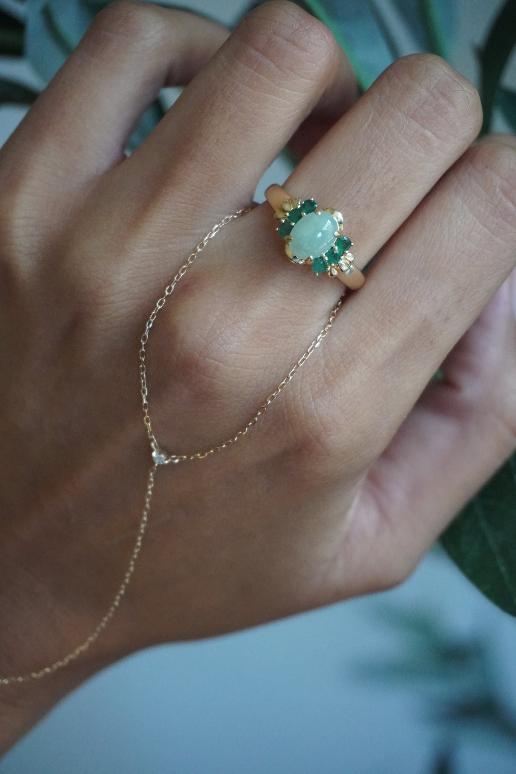 14K Yellow Gold Jade Emerald Ring Sz 7.75 (2.7 g)