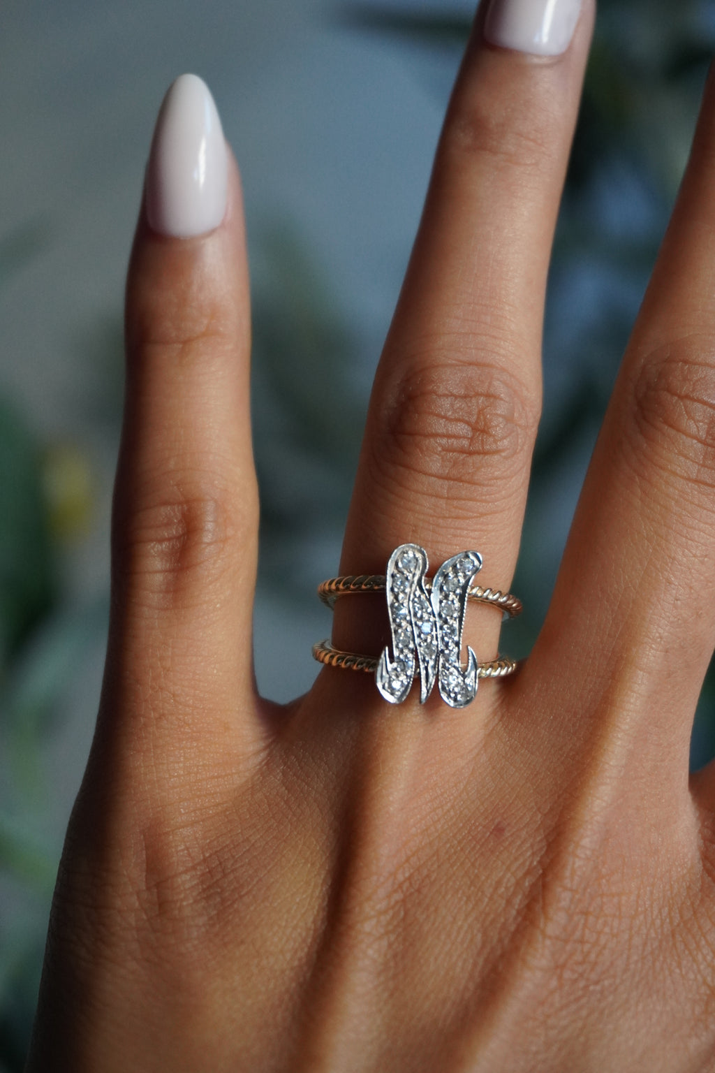 14K Two Tone Intial "M" Diamond (0.20 ctw) Ring Sz 5.75 (3.84 g)