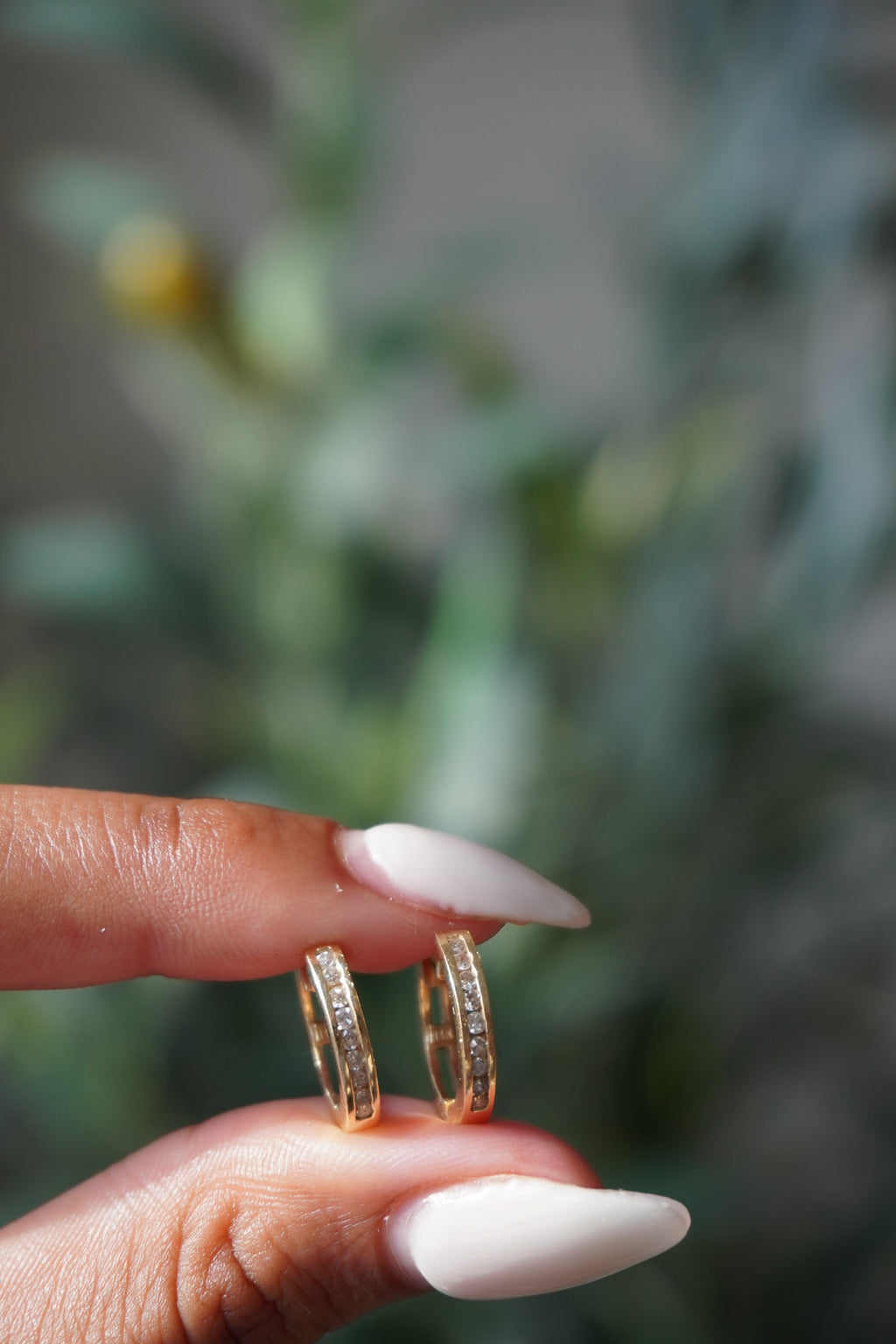 14K Yellow Gold Channel-Set Diamond Huggies (3g)