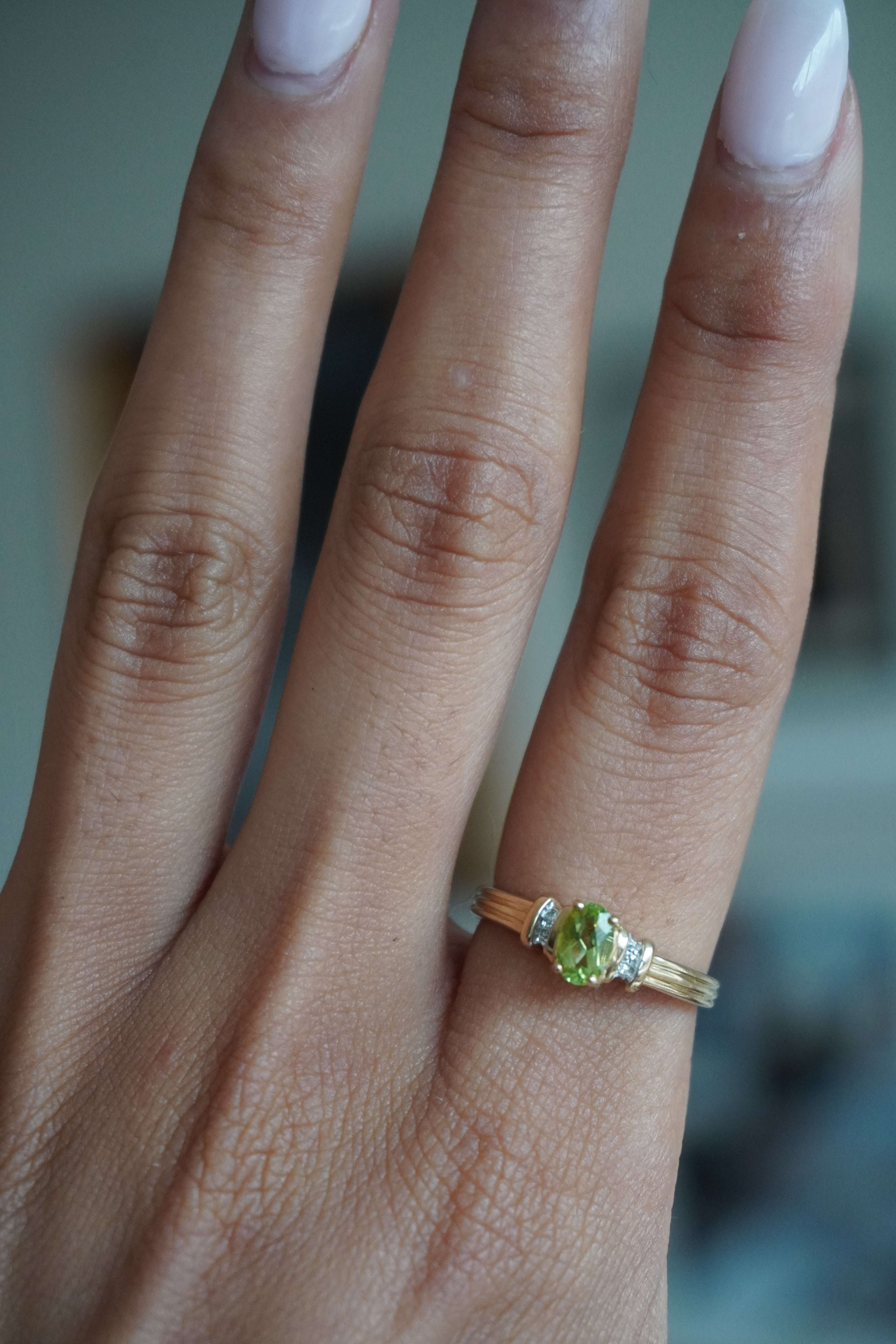 10K Yellow Gold Peridot Diamond Ring Sz 7