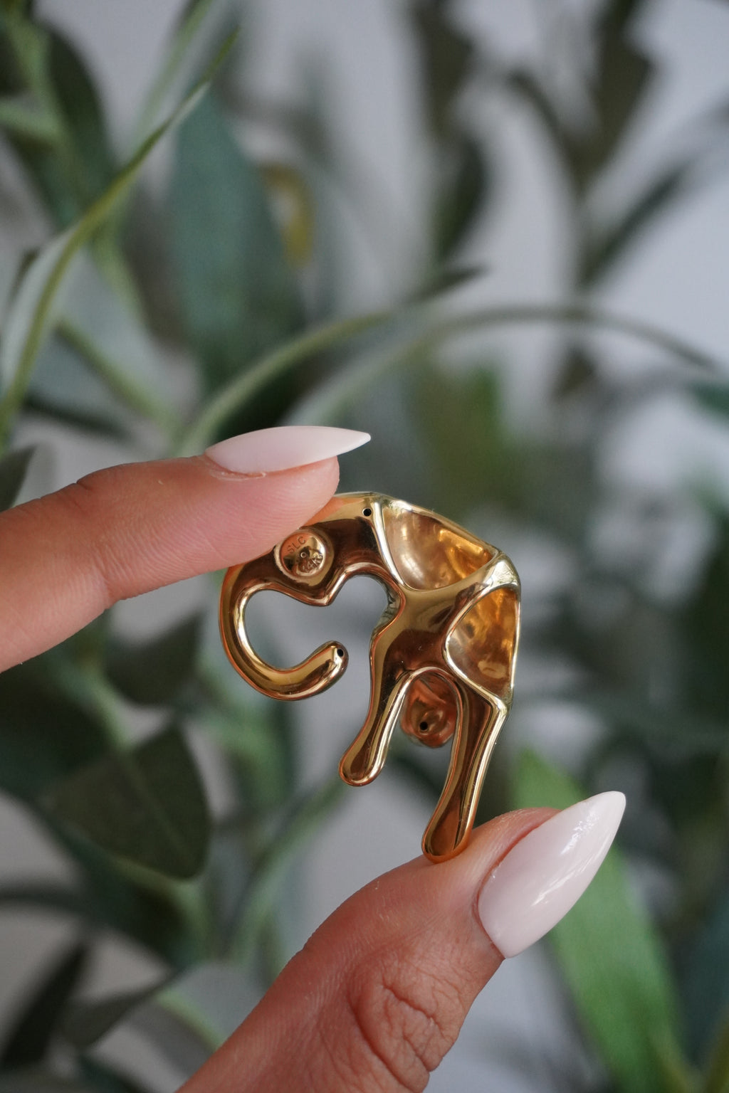 14K Yellow Gold Hanging Panther Pendant (4 g)