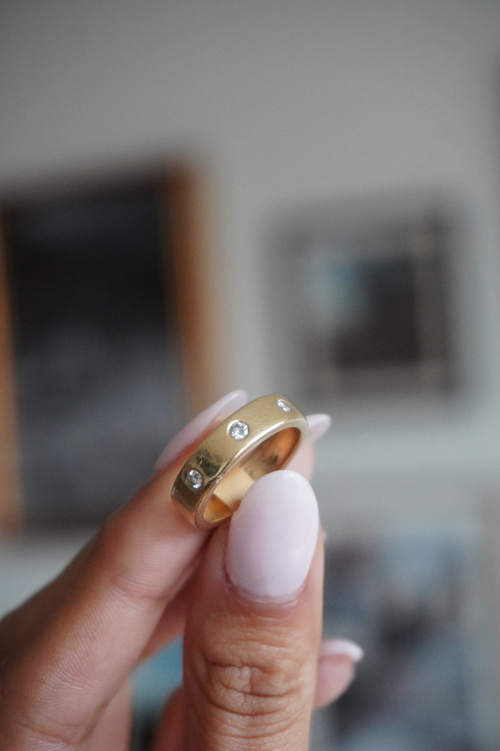 14K Yellow Gold 3 Diamond Flush Set Band Sz 6.25