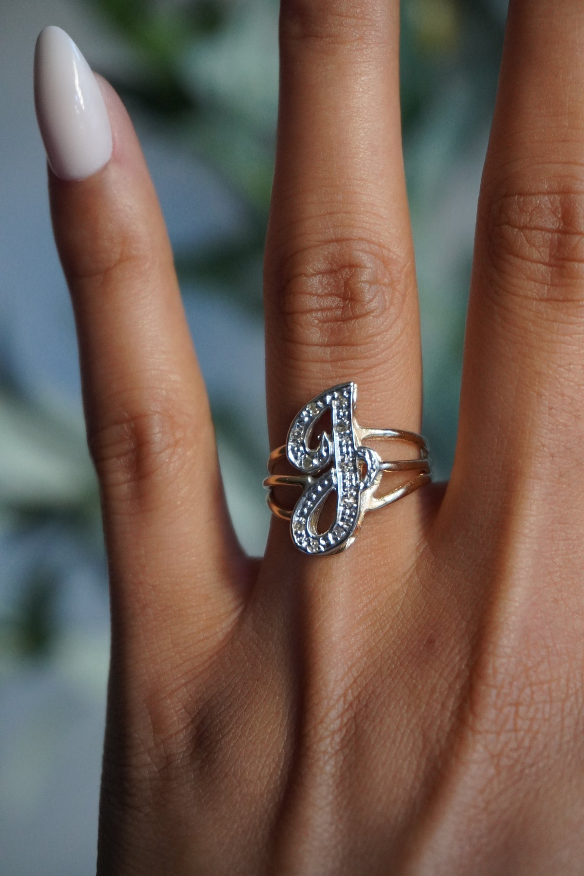 14K Two Tone Intitial "J" Diamond (0.13 ctw) Ring Sz 6.5 (3 g)