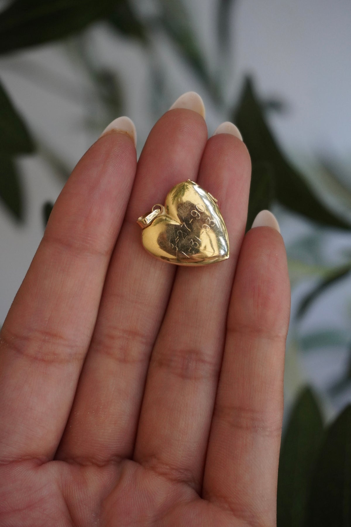 14K Yellow Gold Diamond Heart Locket (1.8 g)
