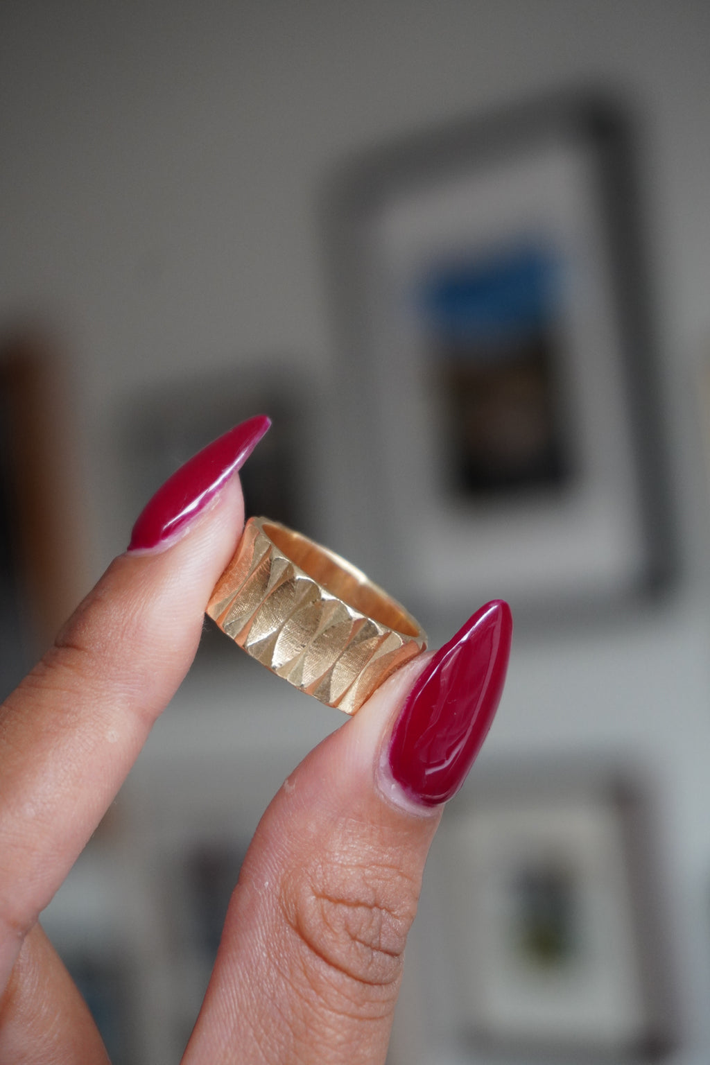 14K Yellow Gold Textured Eternity Band 9.2 mm Sz 8.25 (6.82 g)