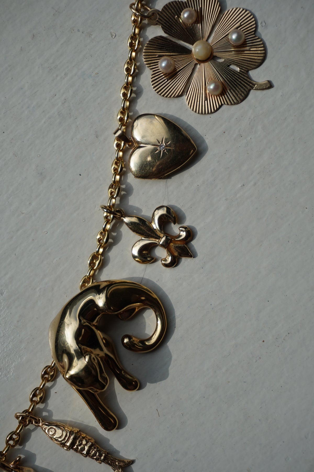 14K Yellow Gold Fleur De Lis Pendant (2.8 g)