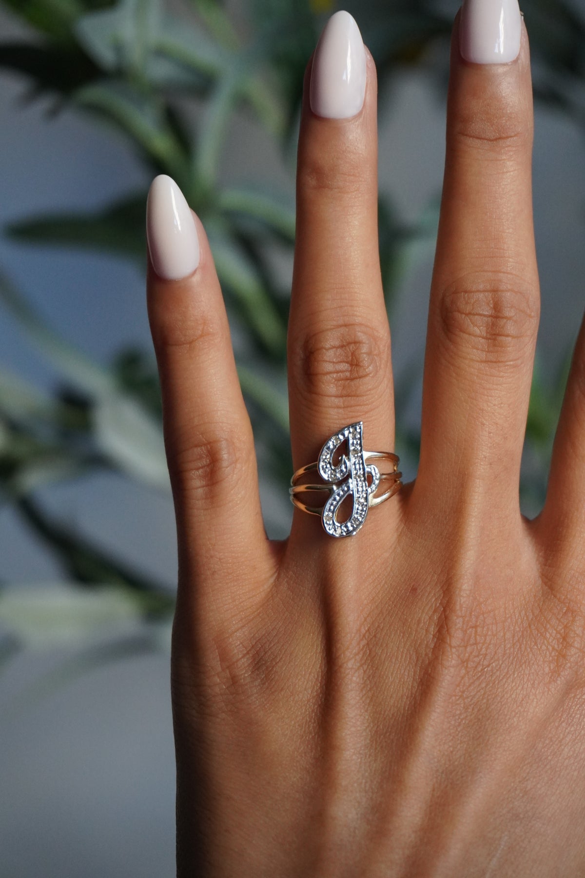 14K Two Tone Intitial "J" Diamond (0.13 ctw) Ring Sz 6.5 (3 g)