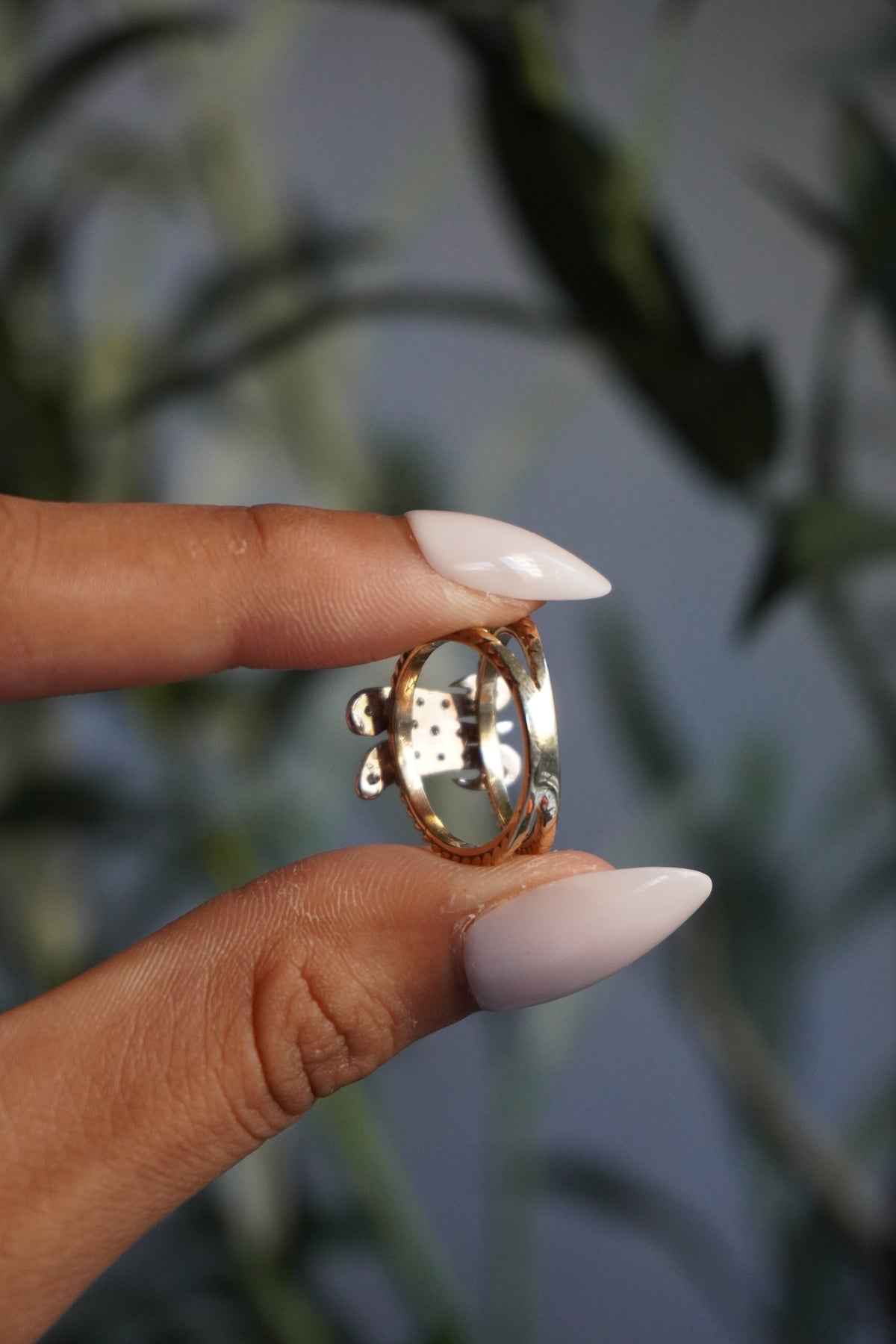 14K Two Tone Intial "M" Diamond (0.20 ctw) Ring Sz 5.75 (3.84 g)