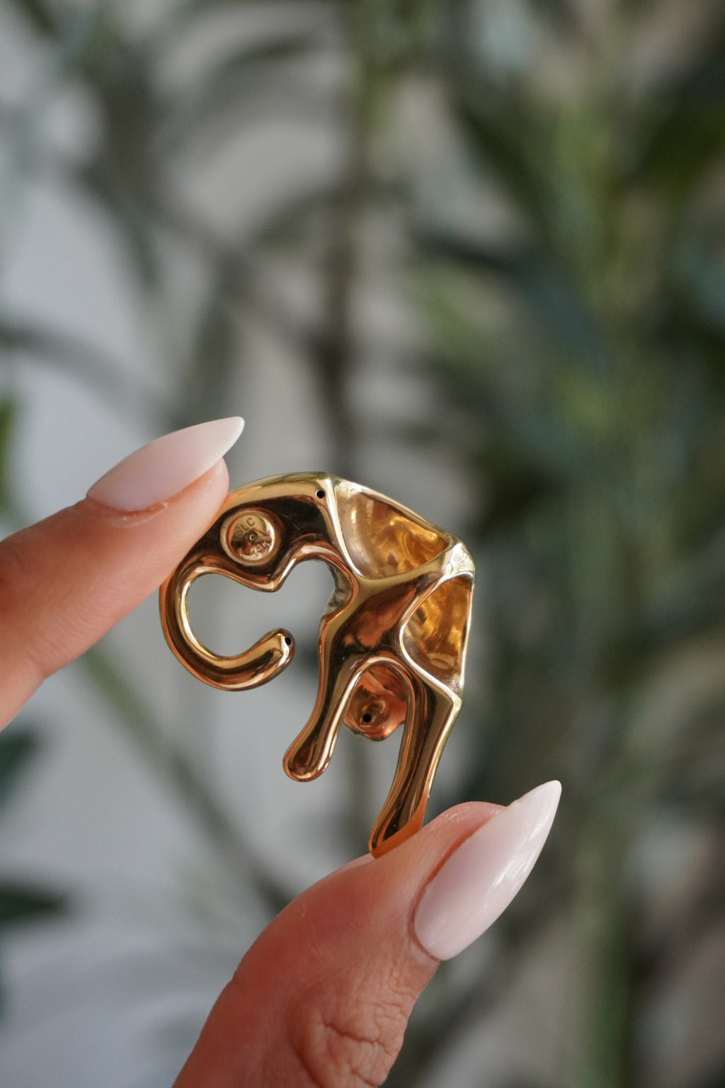 14K Yellow Gold Hanging Panther Pendant (4 g)