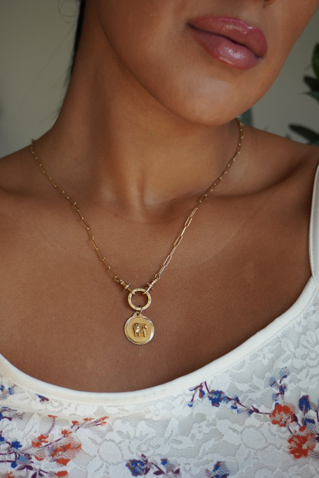 14K Yellow Gold Leo Zodiac Pendant (2.1 g)
