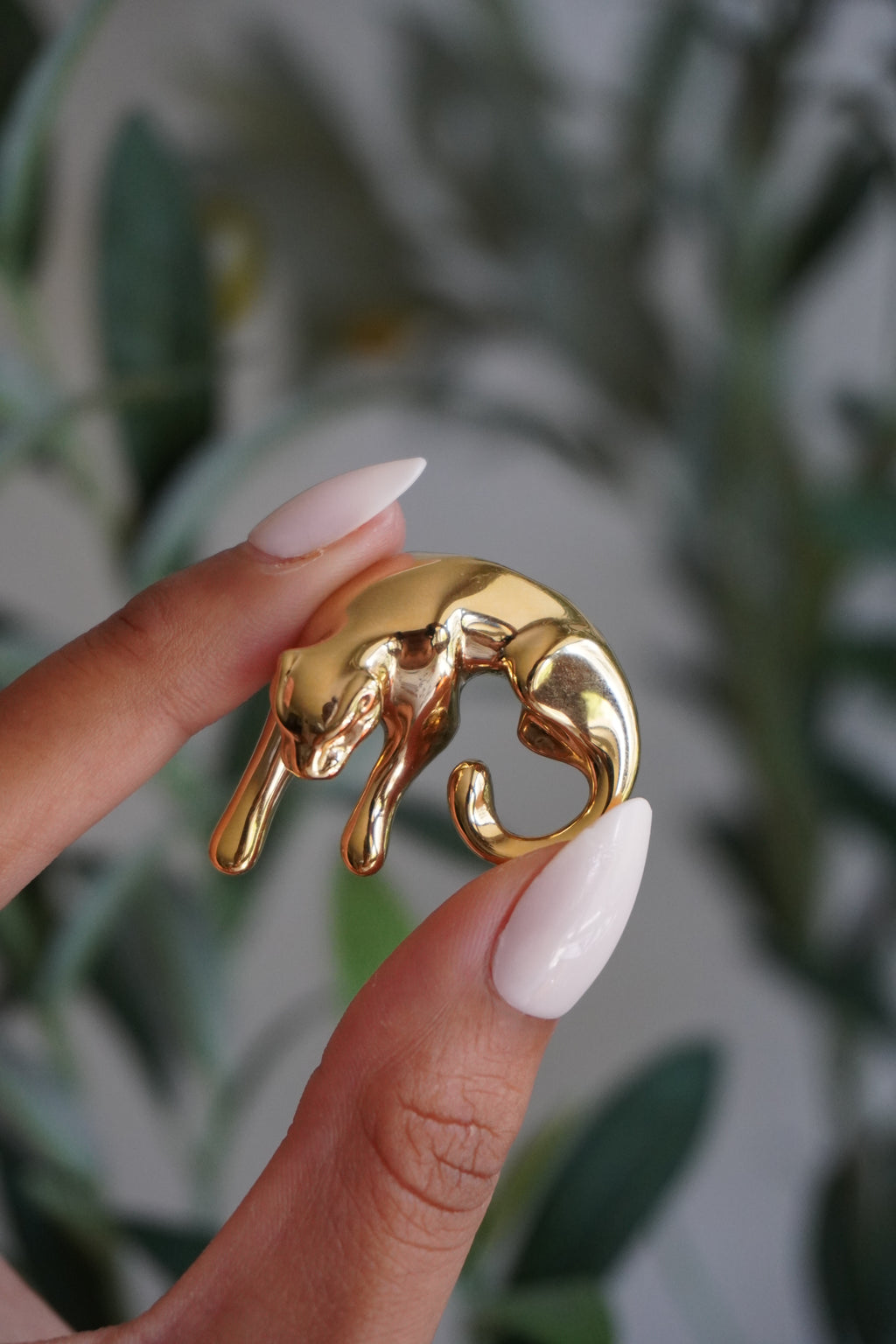 14K Yellow Gold Hanging Panther Pendant (4 g)
