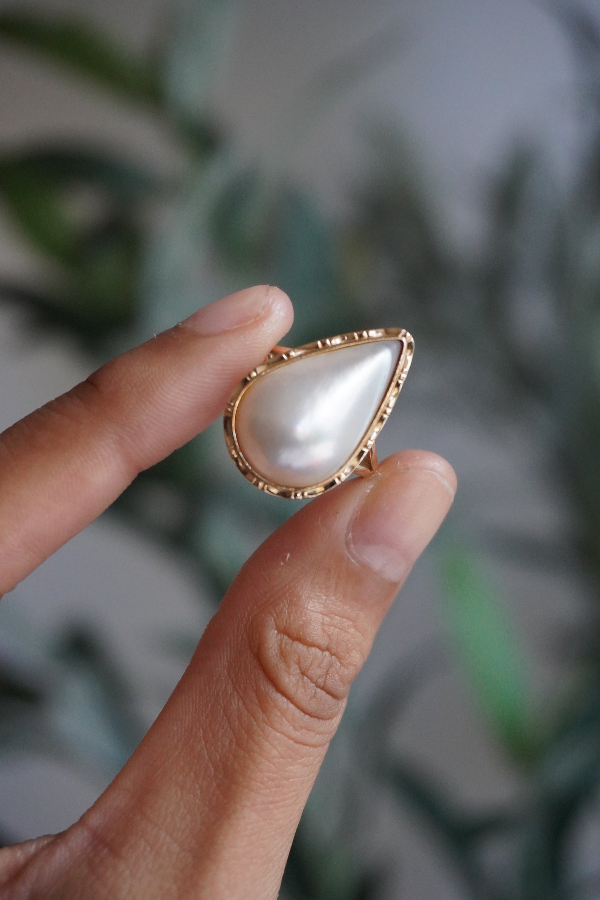 14K Yellow Gold Mabe Pearl Ring Sz 7.25 (4.3 g)