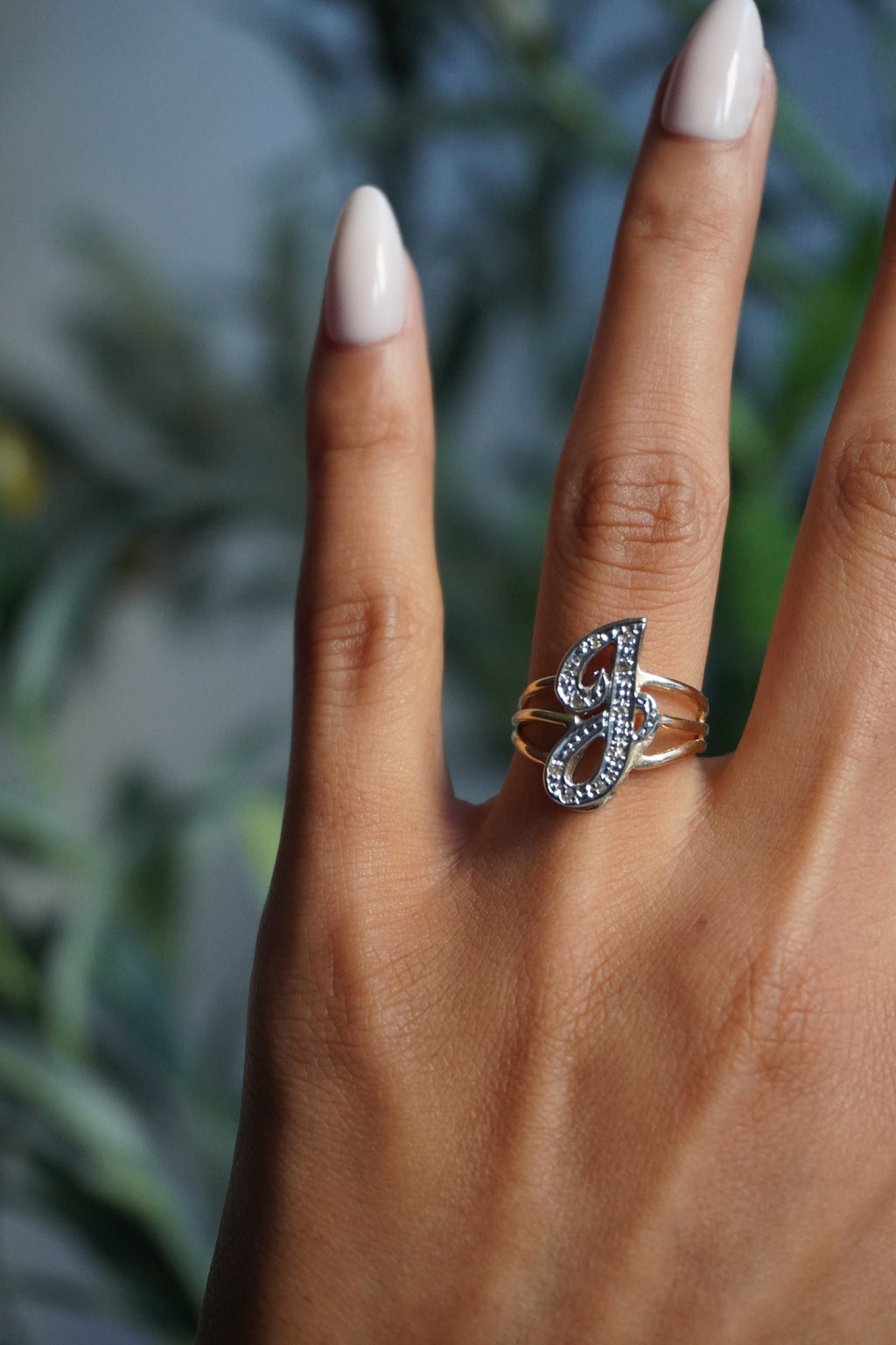 14K Two Tone Intitial "J" Diamond (0.13 ctw) Ring Sz 6.5 (3 g)