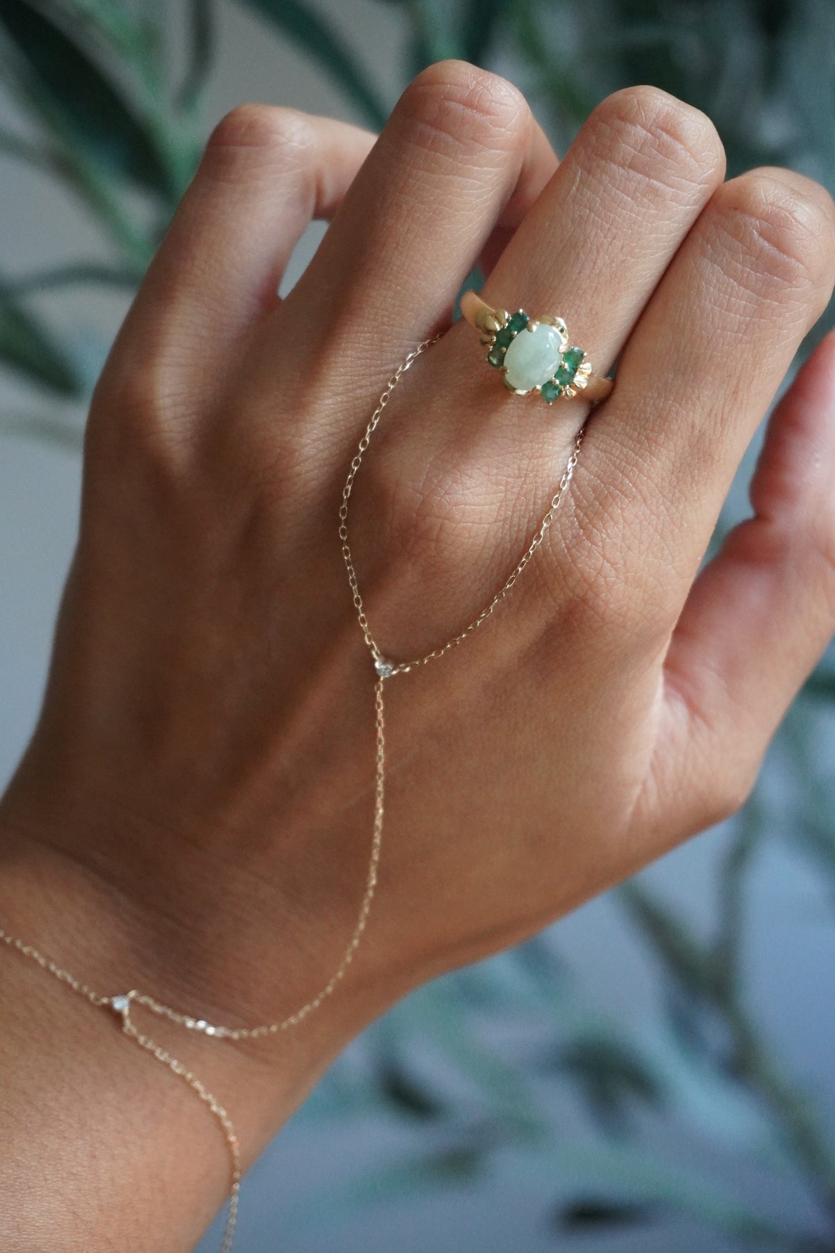 14K Yellow Gold Jade Emerald Ring Sz 7.75 (2.7 g)