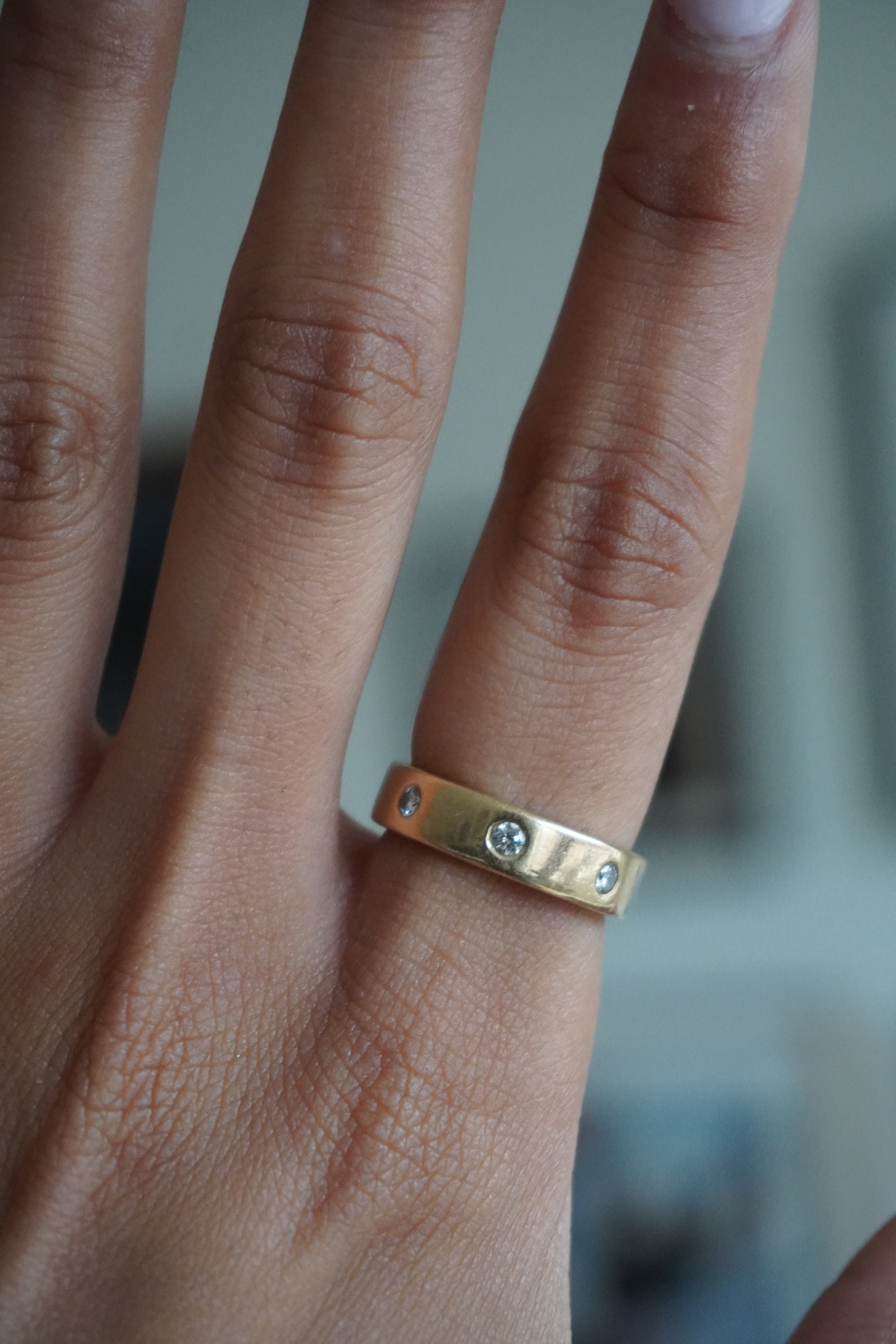 14K Yellow Gold 3 Diamond Flush Set Band Sz 6.25