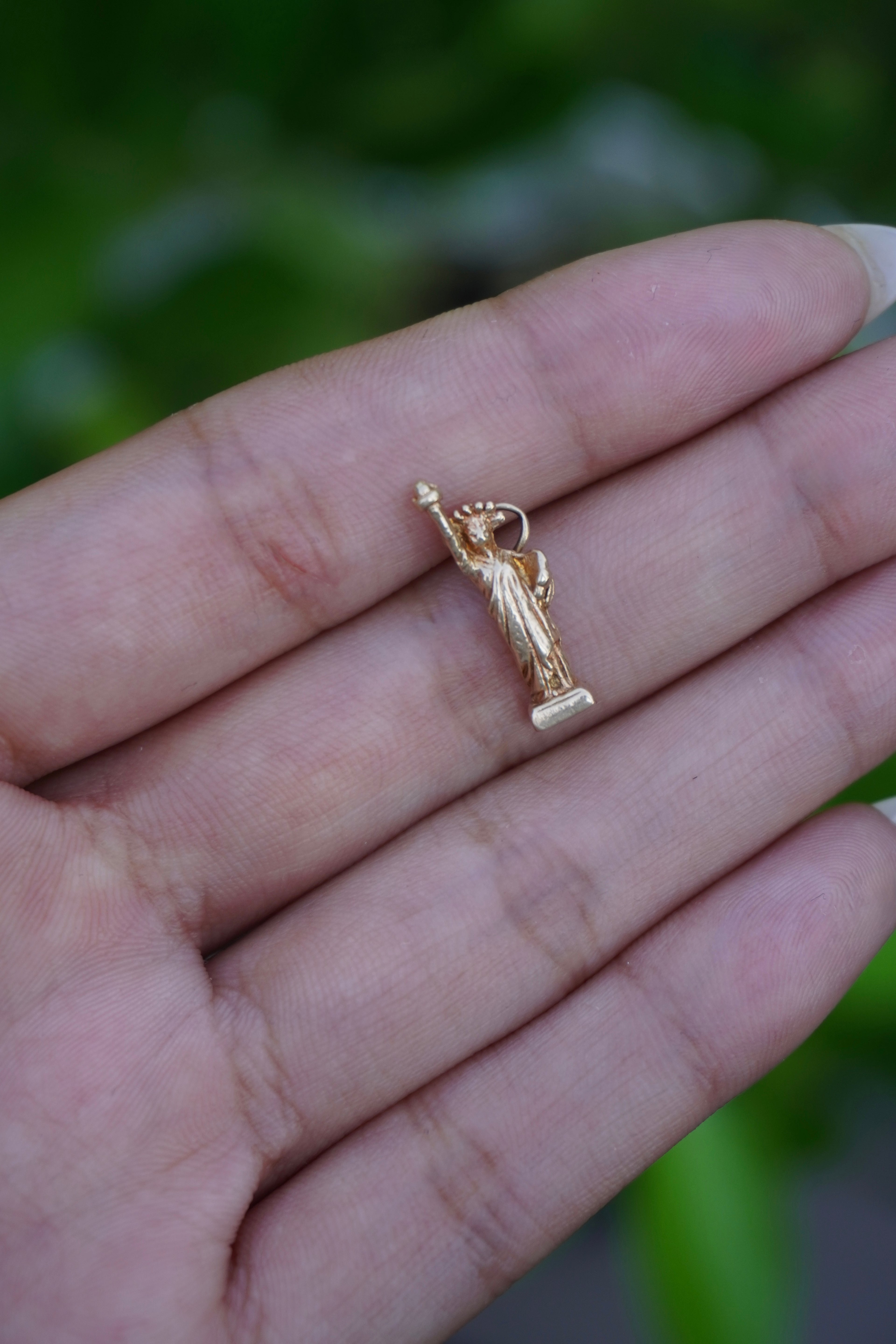 14K Yellow Gold Statue of Liberty Pendant .45" 2g