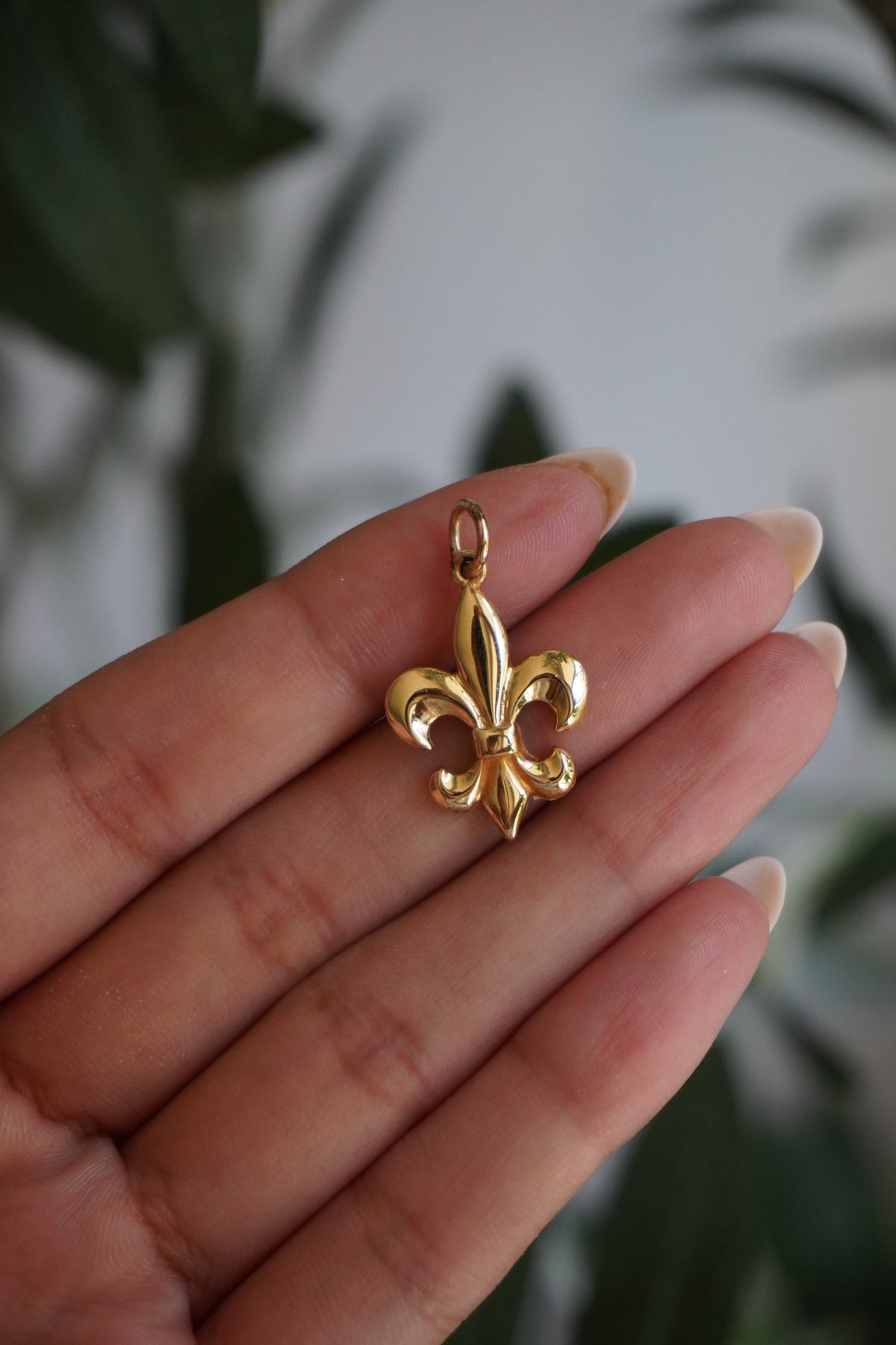 14K Yellow Gold Fleur De Lis Pendant (2.8 g)