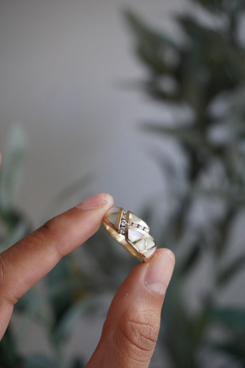 14K Yellow Gold Kabana Diamond Mother of Pearl Ring Sz 7 (6.6 g)