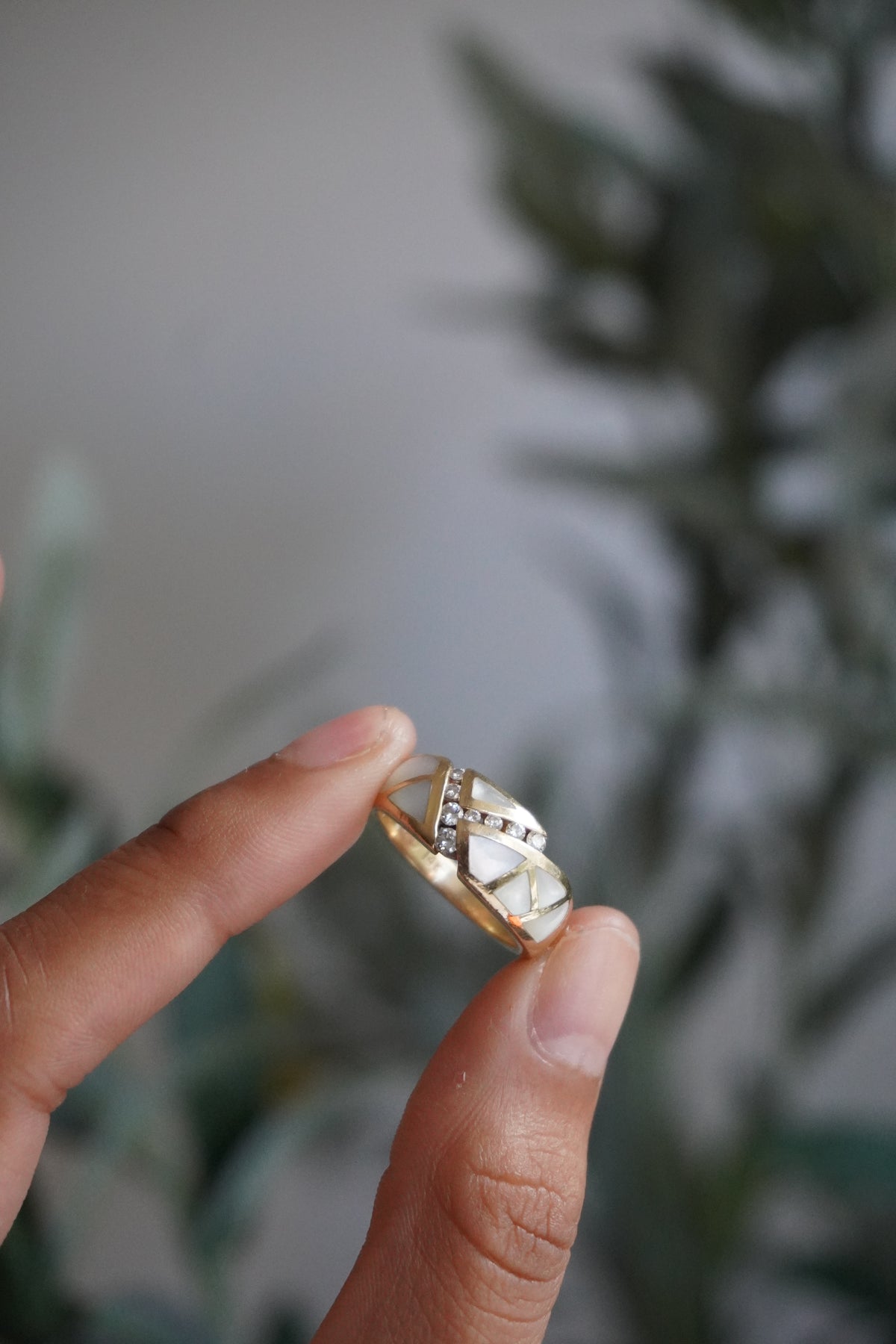 14K Yellow Gold Kabana Diamond Mother of Pearl Ring Sz 7 (6.6 g)