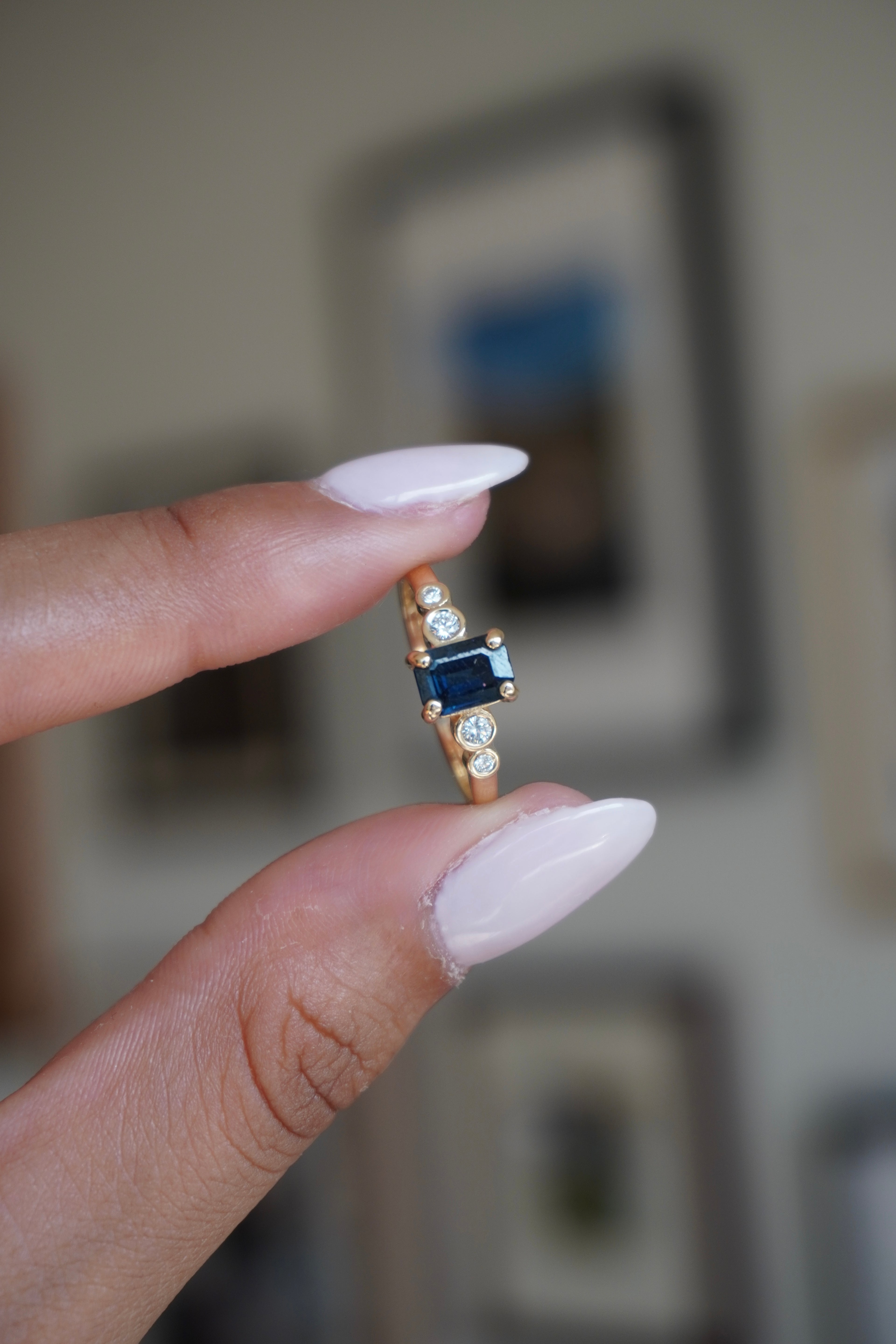 14K Yellow Gold Sapphire and Diamond (0.12 ctw) Ring Sz 7.25