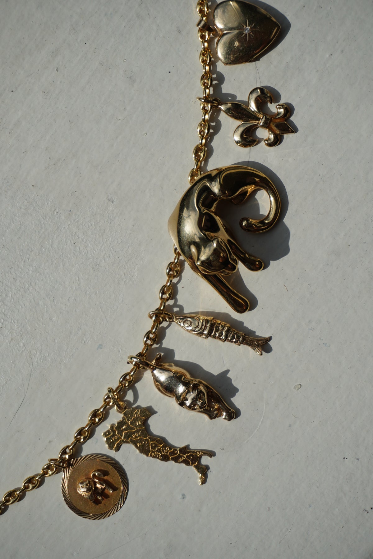 14K Yellow Gold Hanging Panther Pendant (4 g)