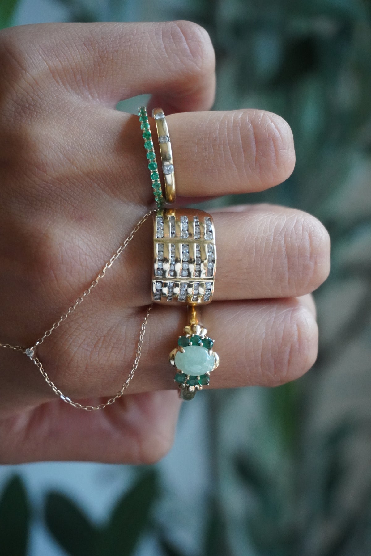 14K Yellow Gold Jade Emerald Ring Sz 7.75 (2.7 g)