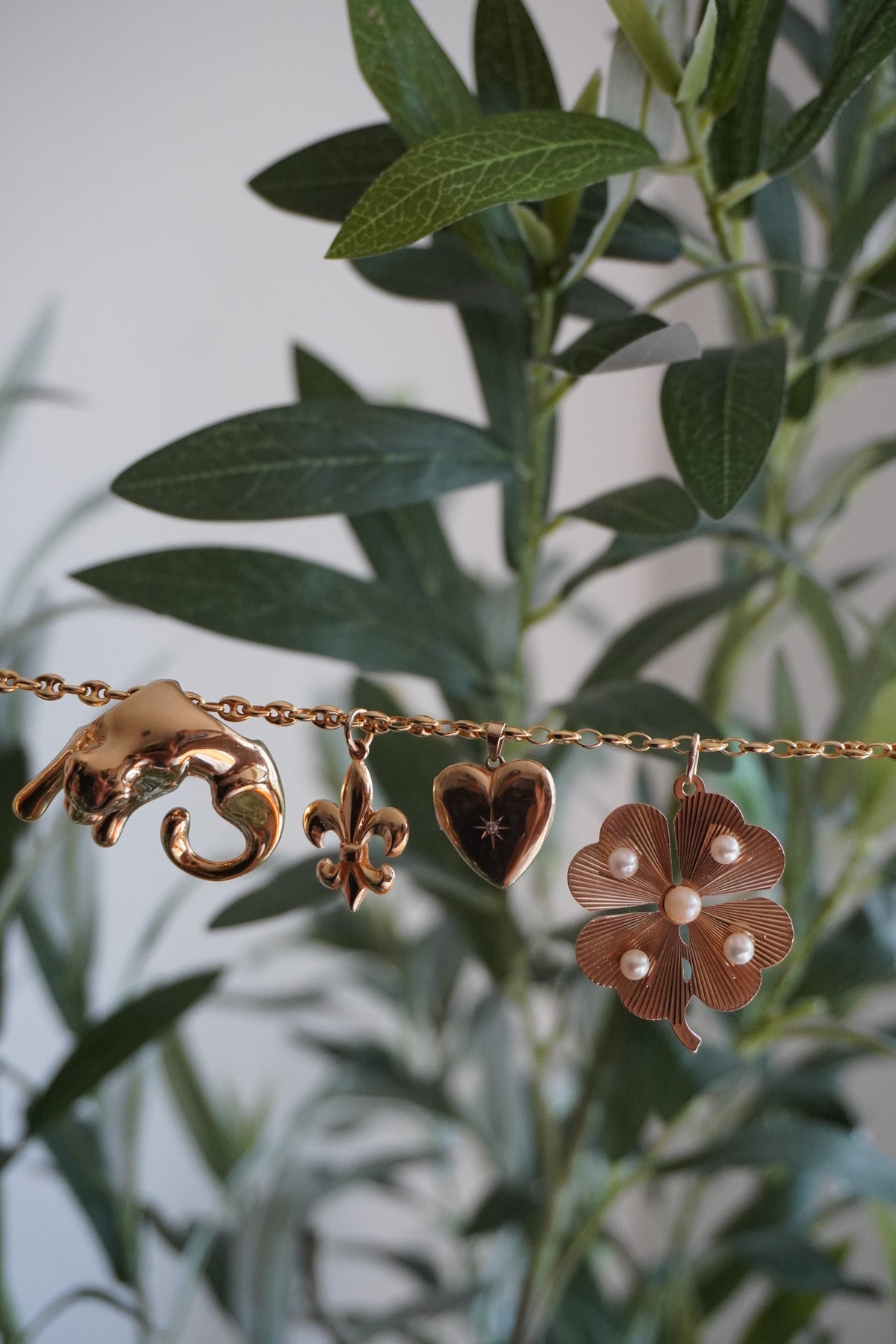 14K Yellow Gold Diamond Heart Locket (1.8 g)