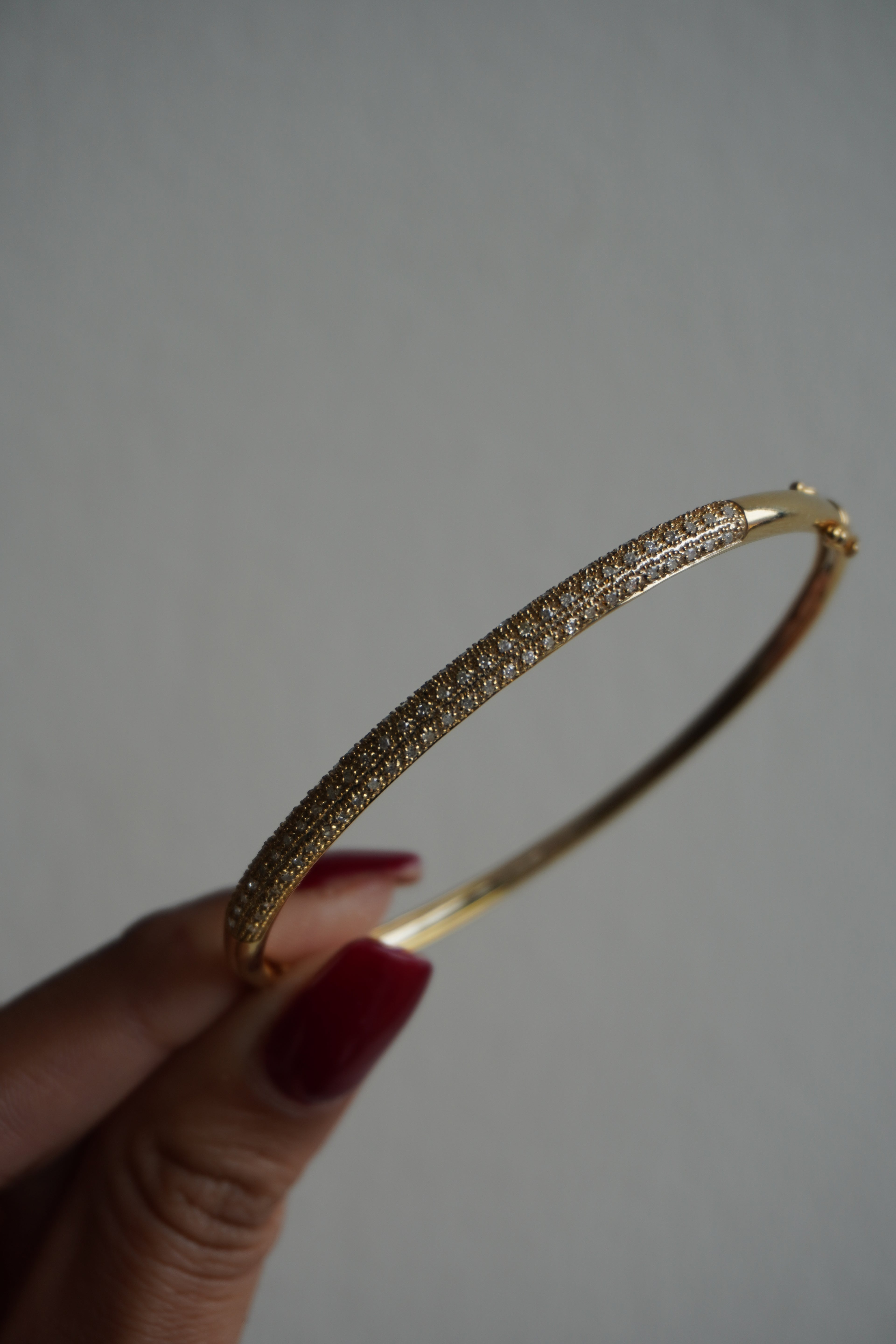 14K Yellow Gold Diamond (~1.00 ctw) Oval Bangle 2.5" Wide x 2 1/8” High