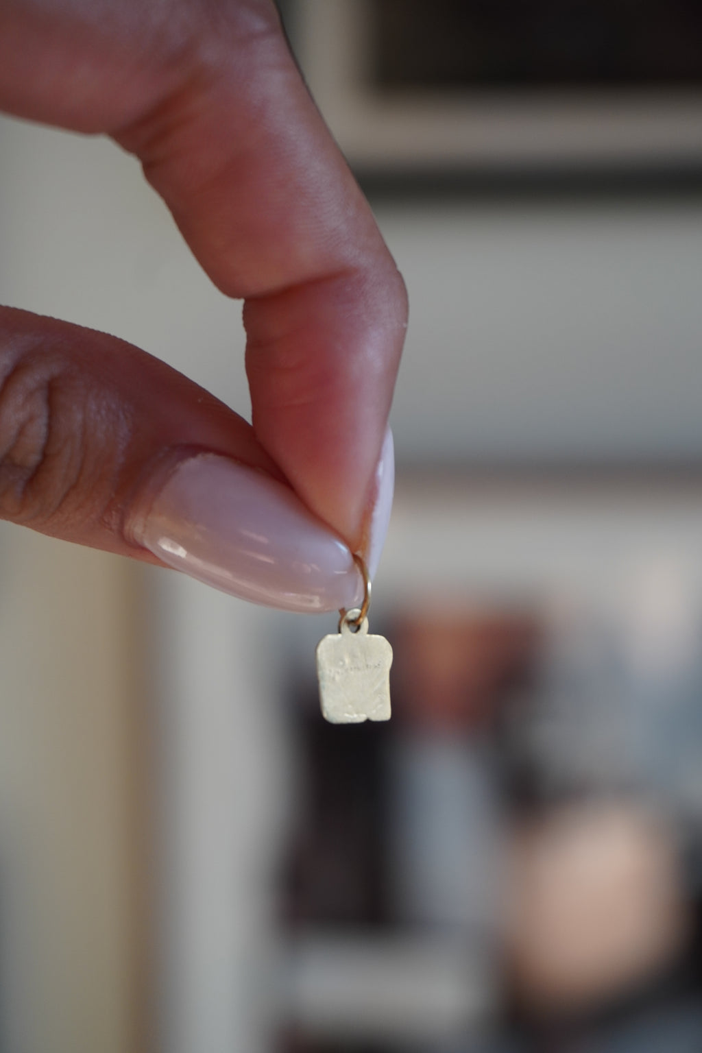 14K Yellow Gold Number '18' Pendant