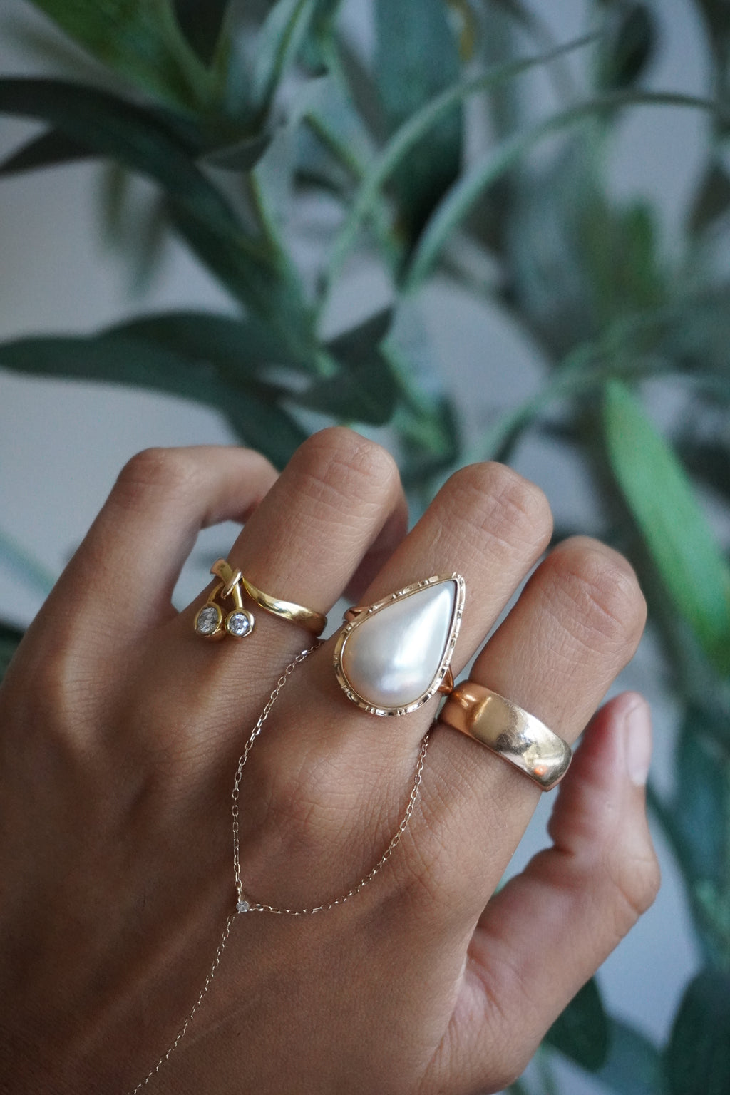 14K Yellow Gold Mabe Pearl Ring Sz 7.25 (4.3 g)