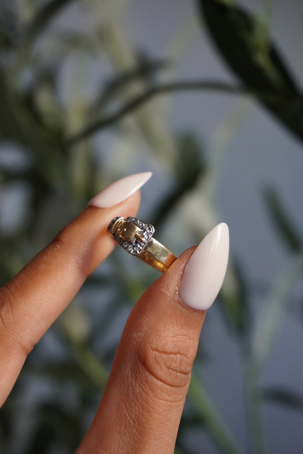 14K Yellow Gold Diamond (0.06 ctw) Buckle Ring Sz 7 (2.6 g)