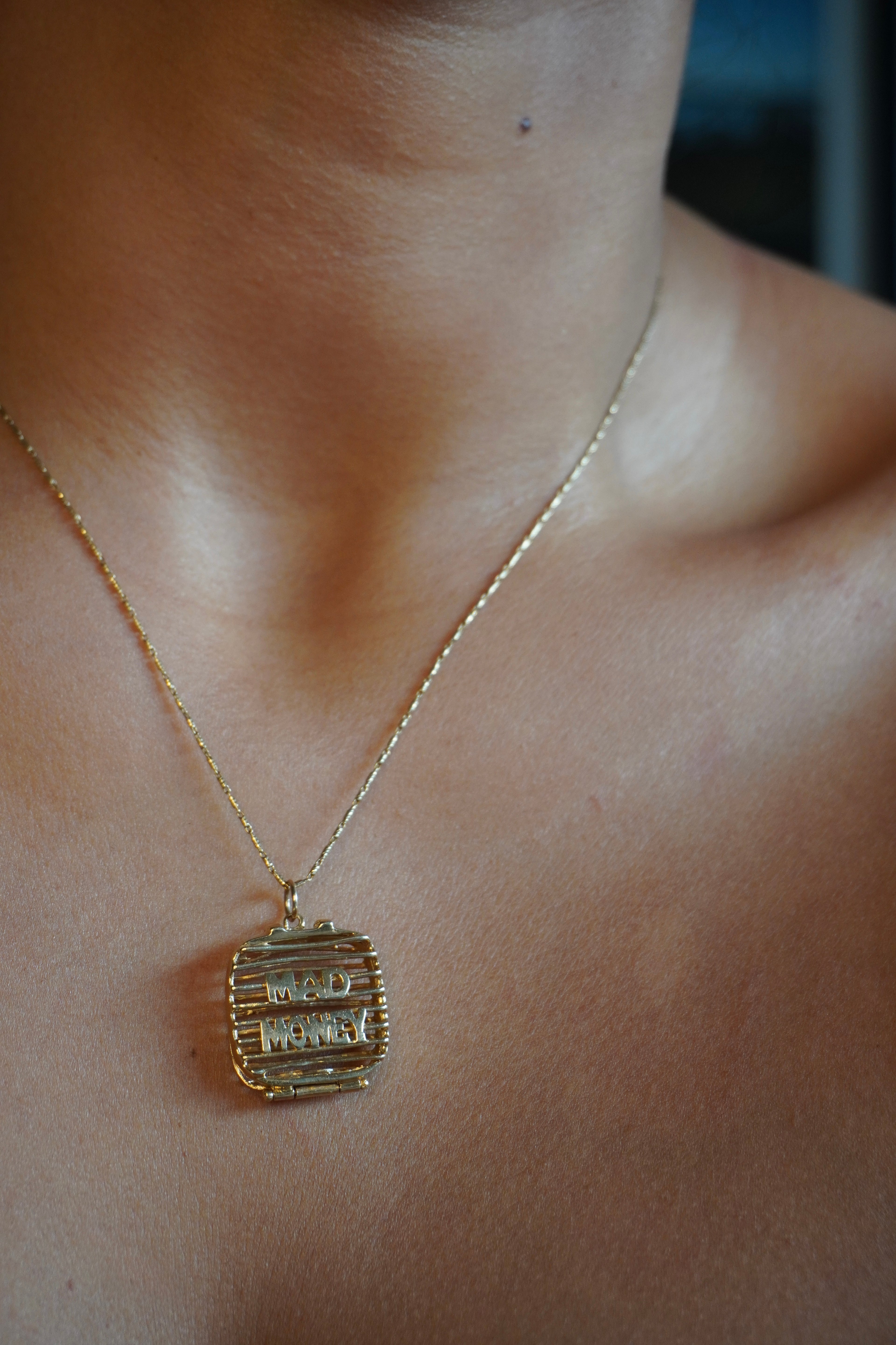 14K Yellow Gold Mad Money Suitcase Pendant