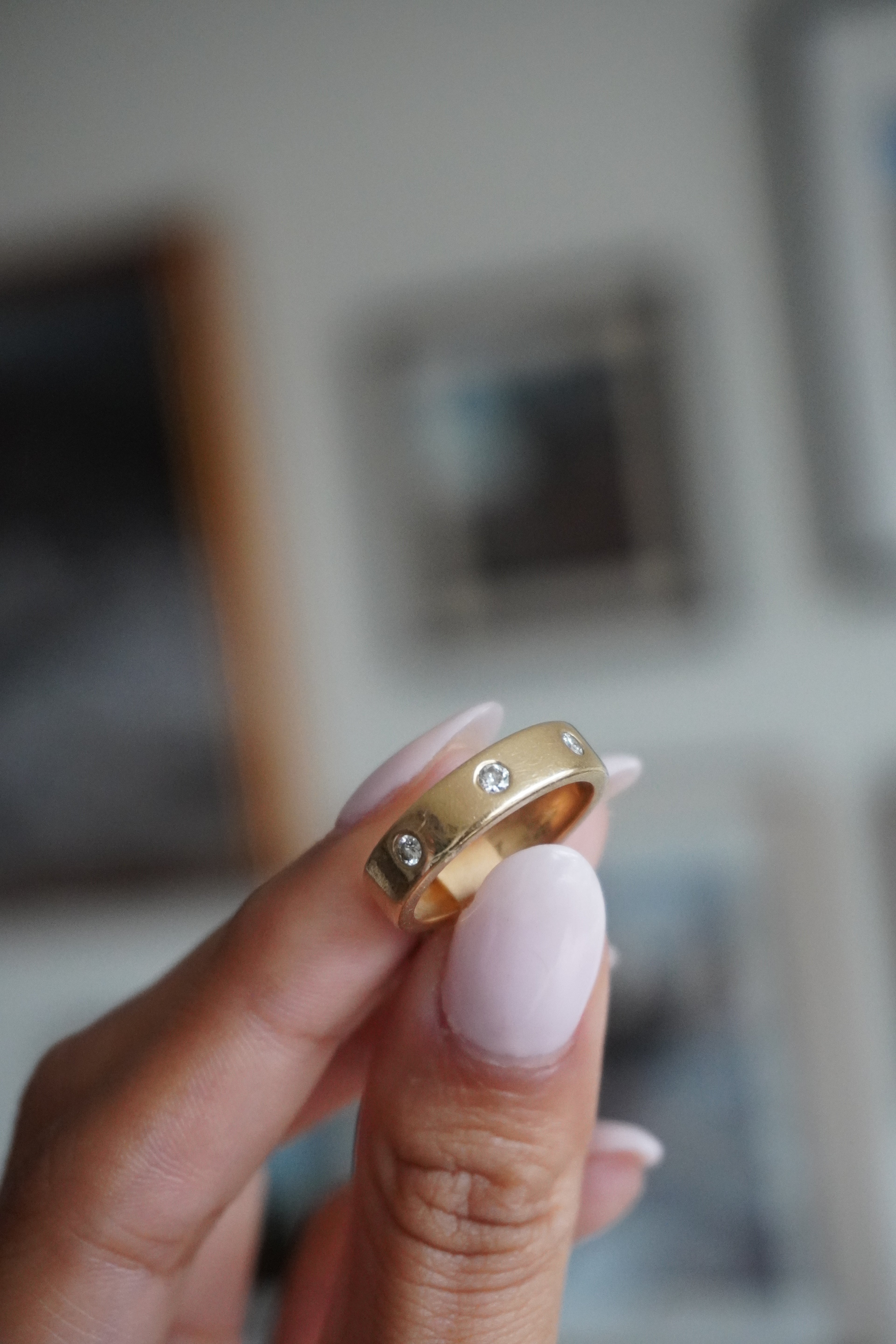 14K Yellow Gold 3 Diamond Flush Set Band Sz 6.25