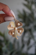 14K Yellow Gold 5 Pearl Engine Turned Four Leaf Clover Pendant (5.7 g)