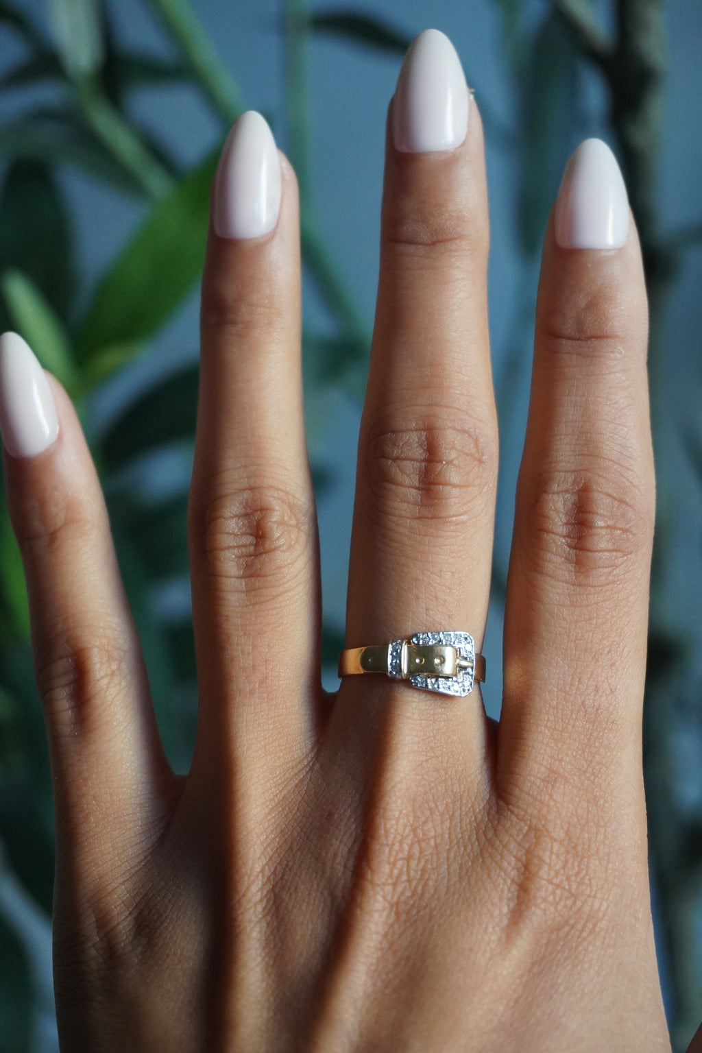 14K Yellow Gold Diamond (0.06 ctw) Buckle Ring Sz 7 (2.6 g)