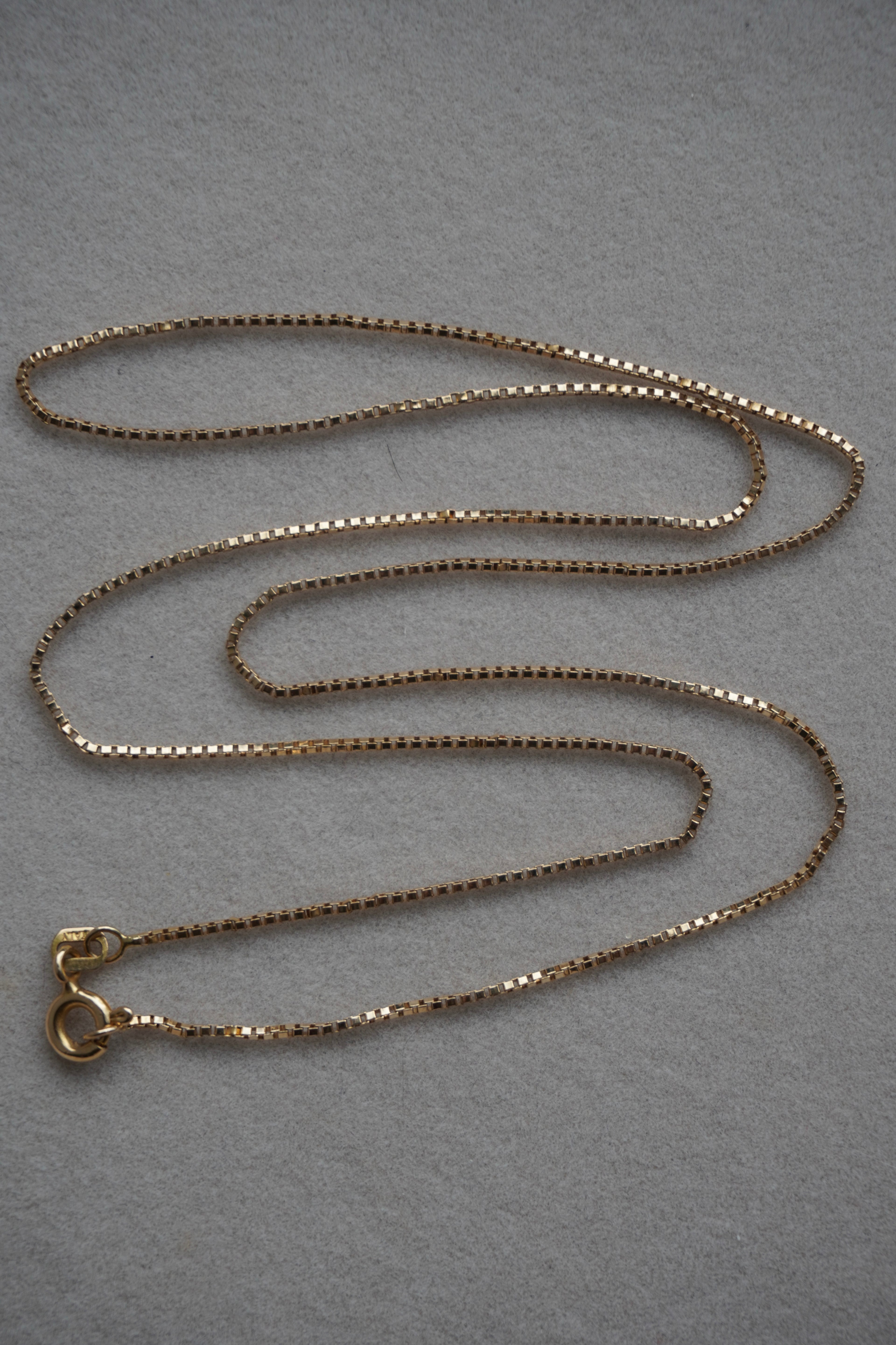 14K Yellow Gold Box Chain 1mm 17" (2.03g)