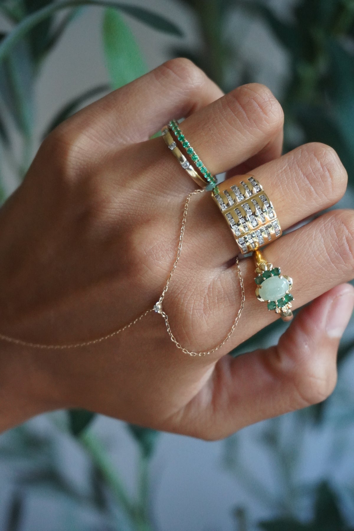 14K Yellow Gold Jade Emerald Ring Sz 7.75 (2.7 g)