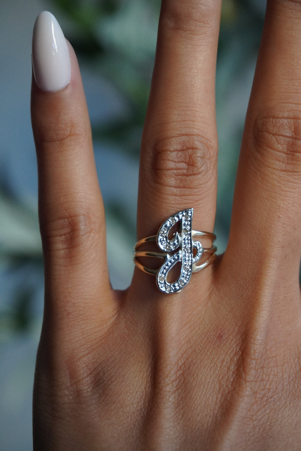 14K Two Tone Intitial "J" Diamond (0.13 ctw) Ring Sz 6.5 (3 g)