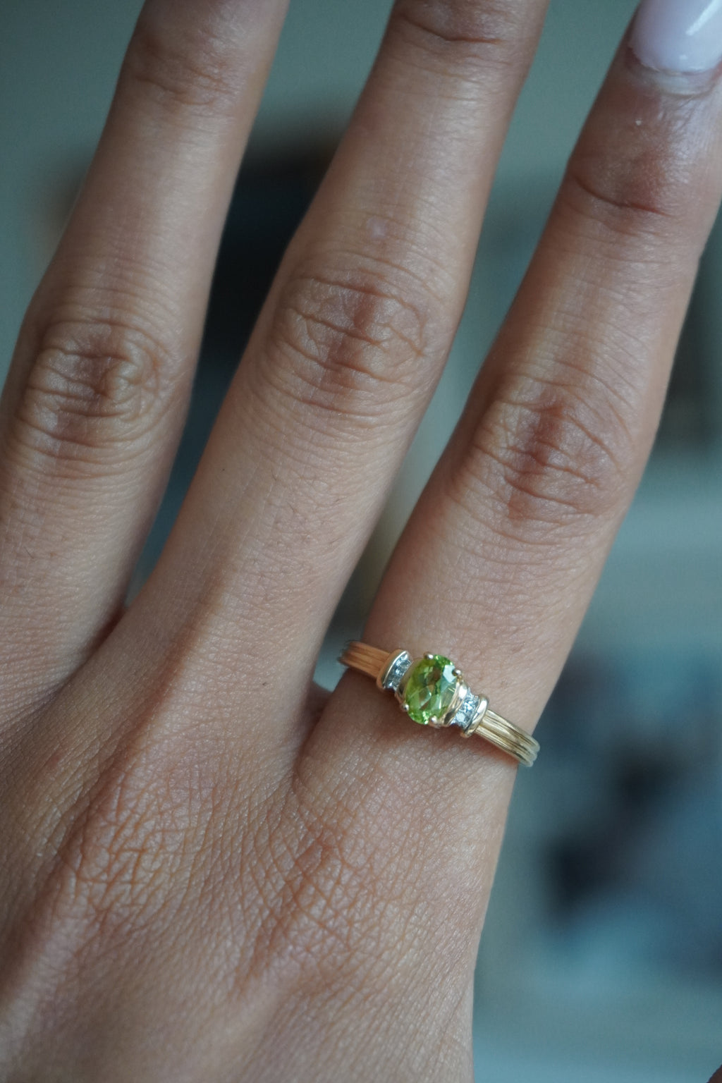 10K Yellow Gold Peridot Diamond Ring Sz 7